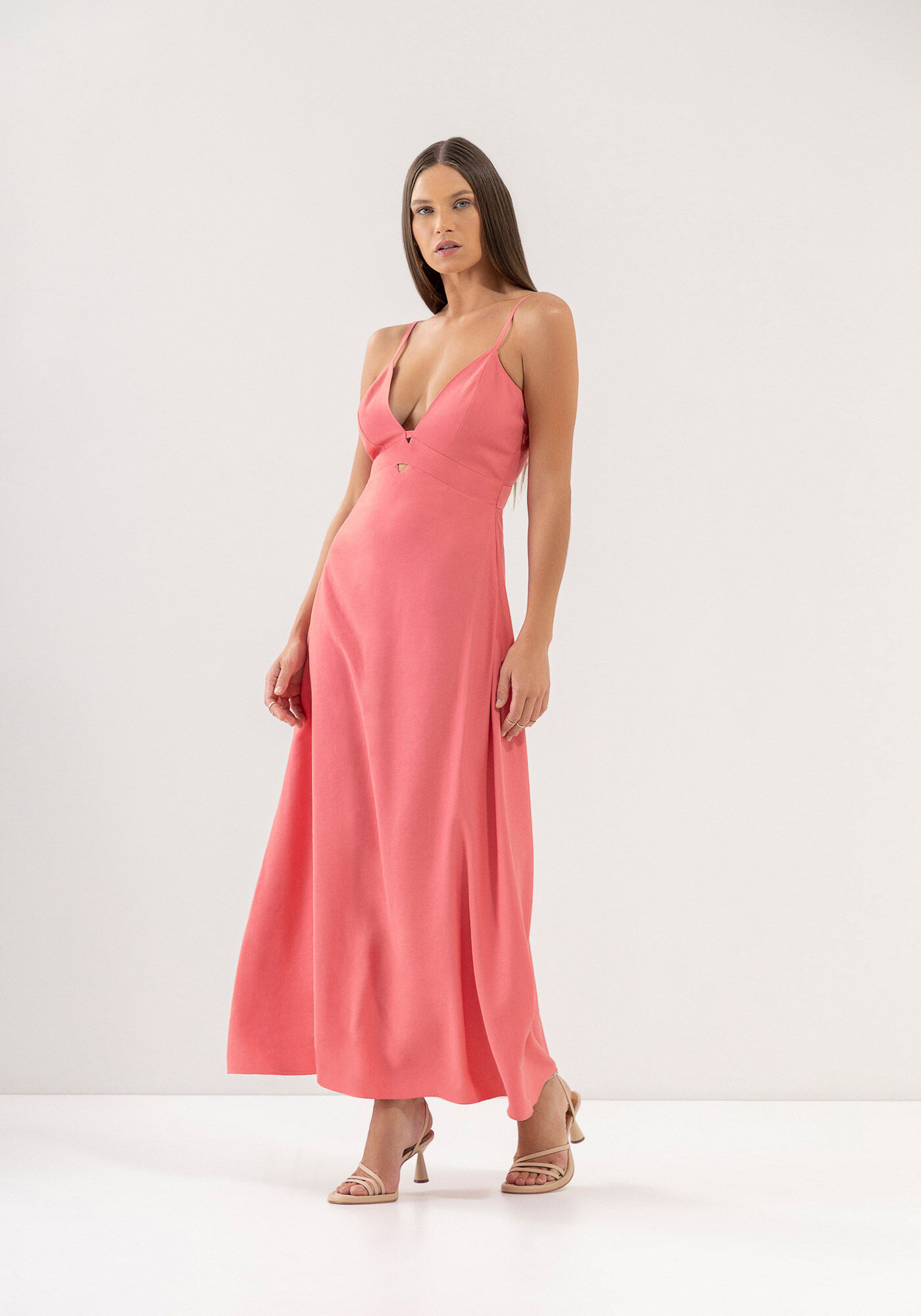 Vestido Longo em Crepe com Recorte Decote, , large.