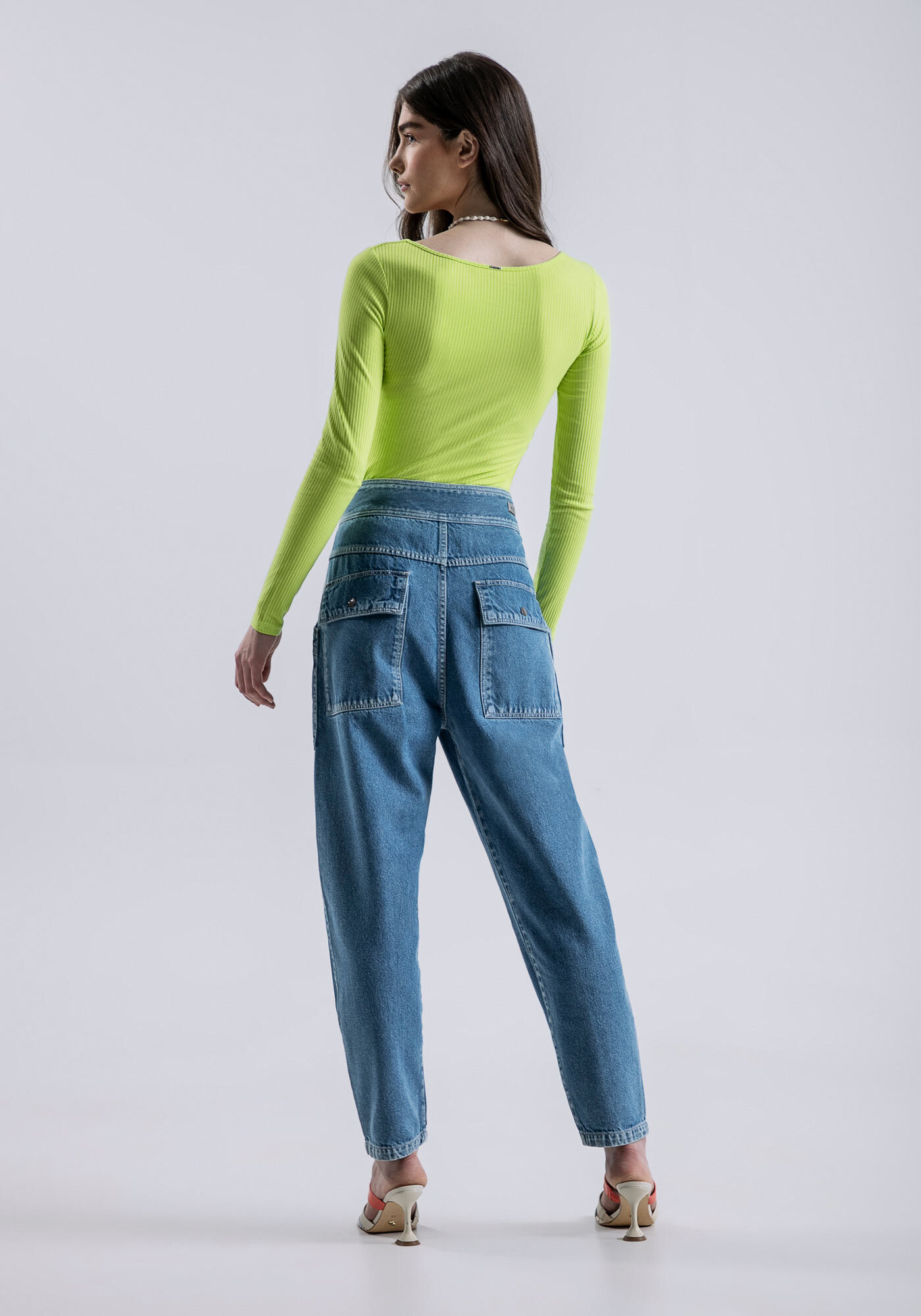 Cal&ccedil;a Jeans Slouchy com Bolsos, JEANS, large.