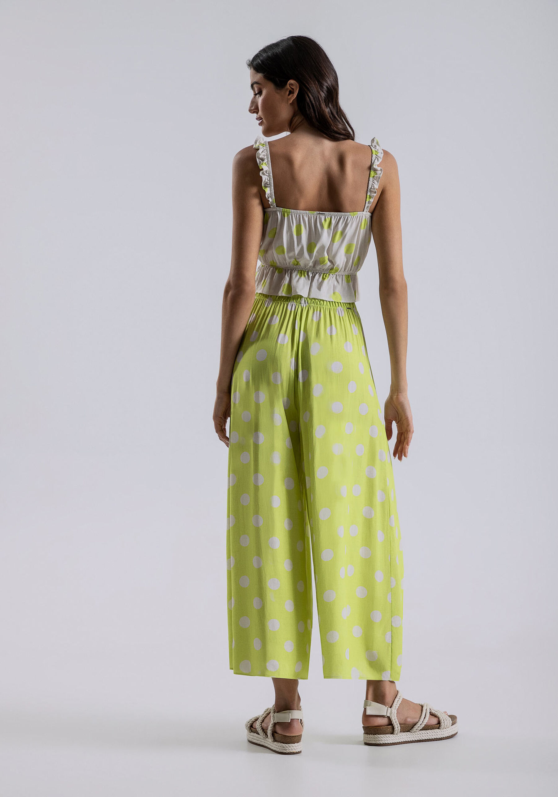 Blusa Cropped em Viscose com Babados, BOLHAS. Blusa Cropped em Viscose com Babados, BOLHAS, large.