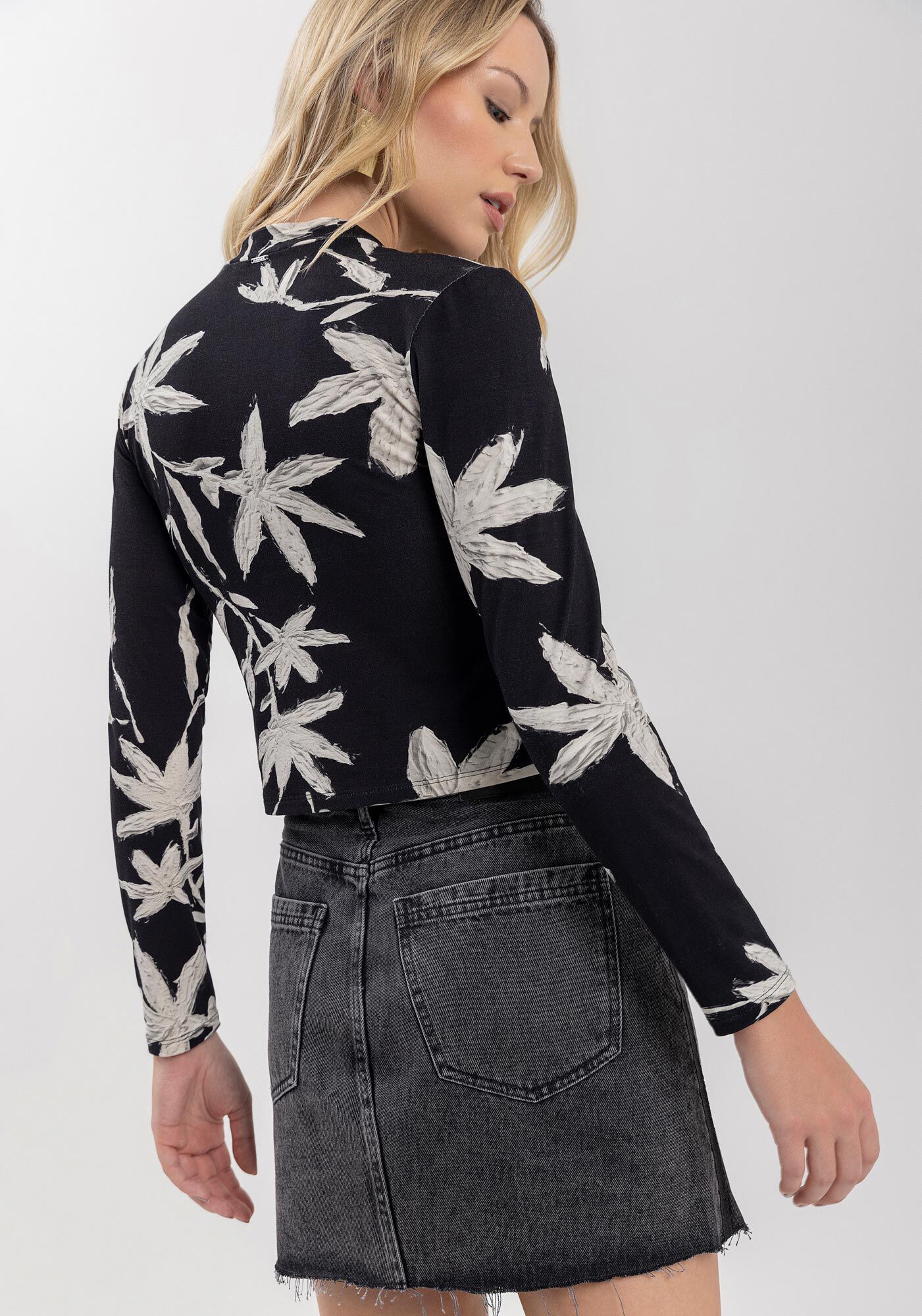 Blusa Curta Estampada De Malha Com Mangas Longas, , large.