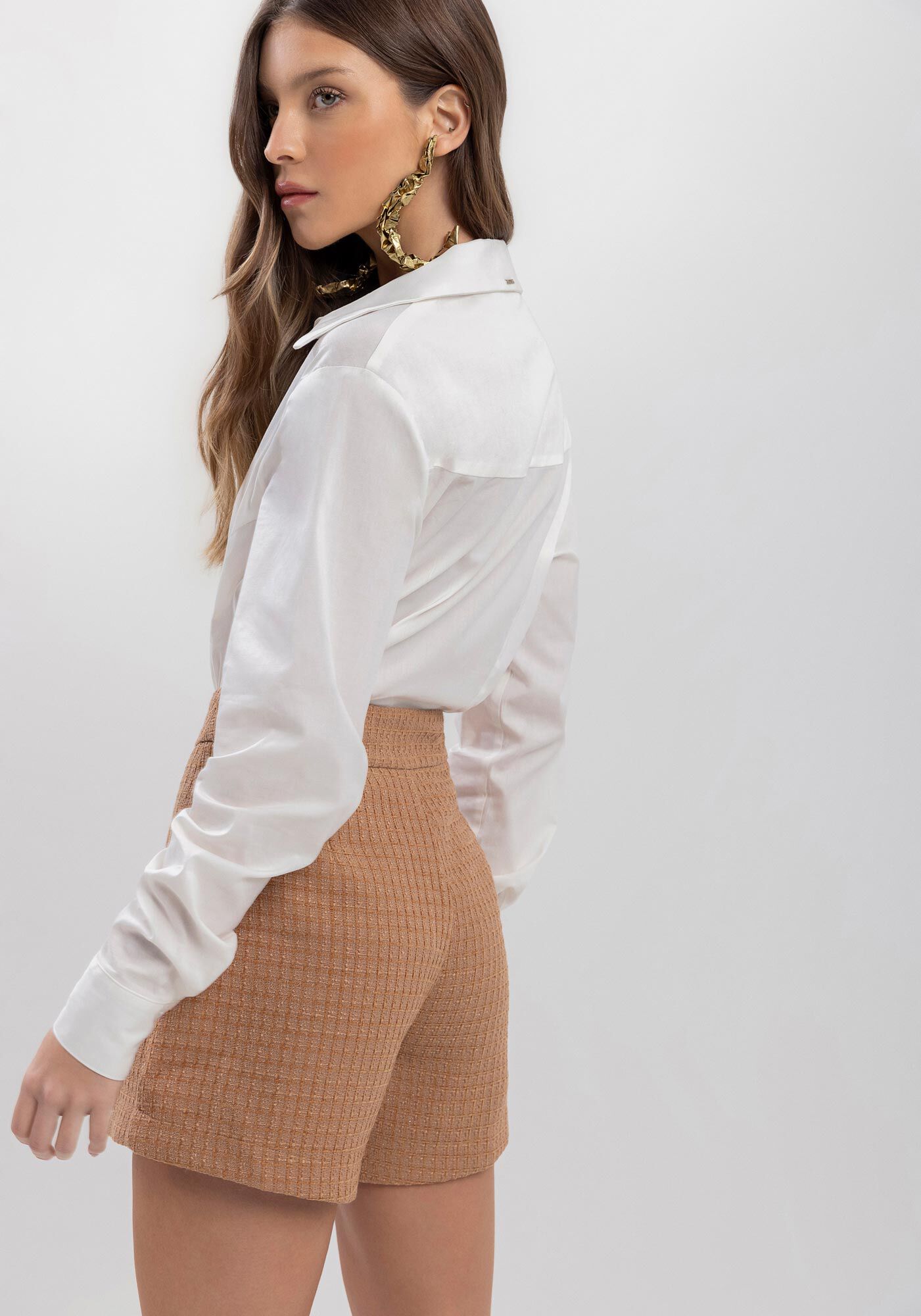 Blazer Alongado Em Tweed Com Lapelas E Bot&otilde;es Frontais, MARROM ESPERADO, large.