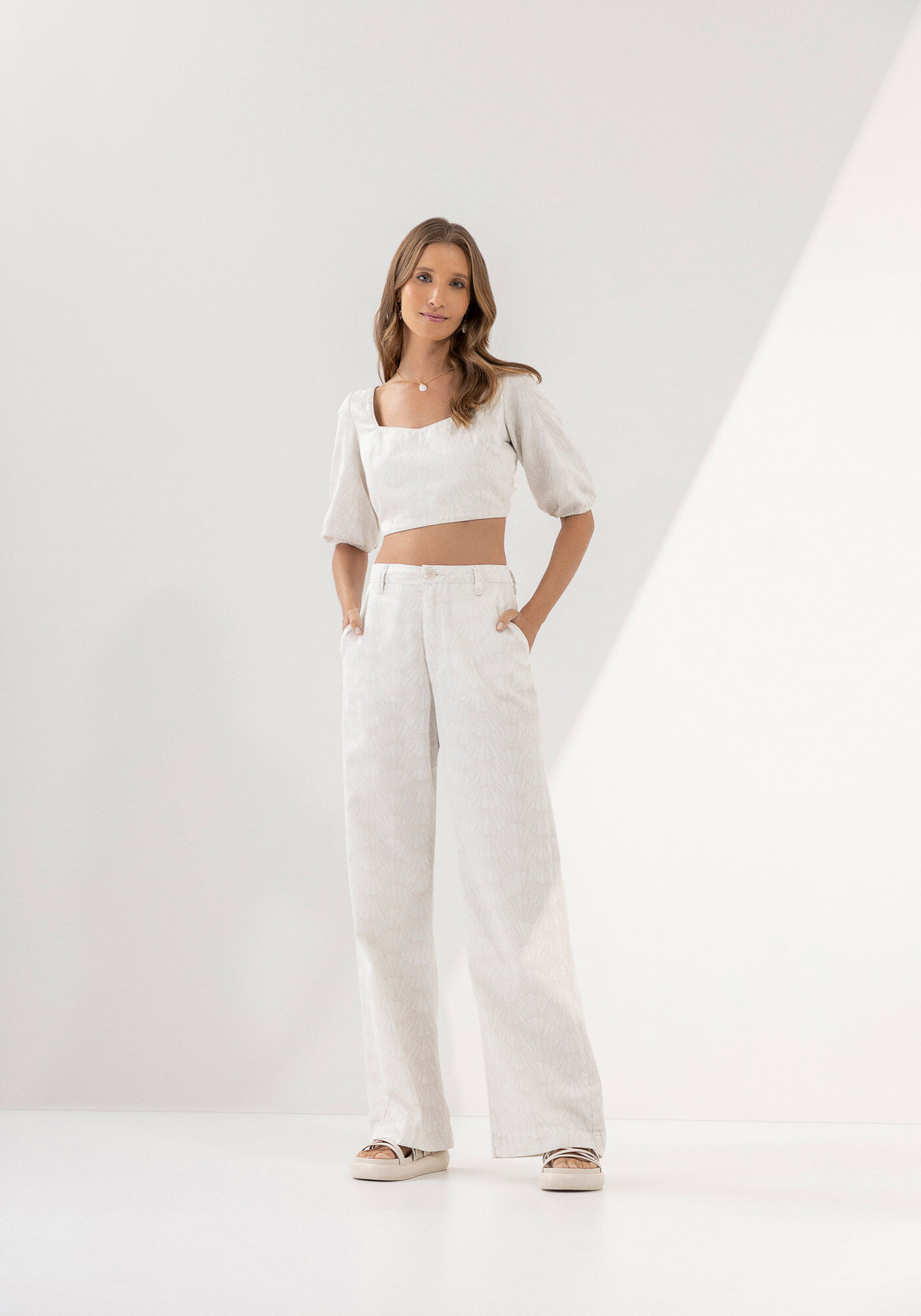 Cal&ccedil;a de Sarja Wide Leg Cintura Super Alta, , large.