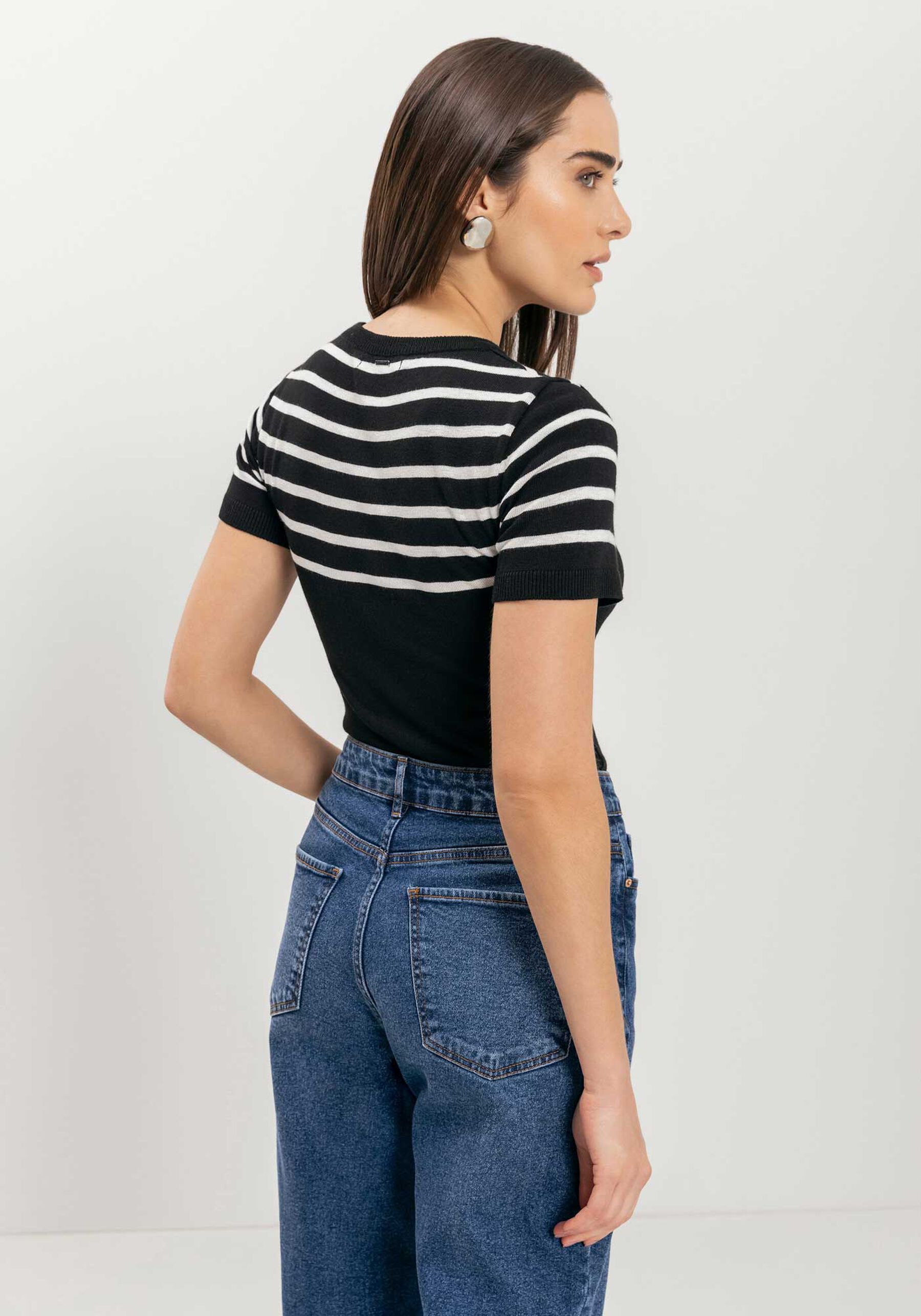 Blusa De Mangas Curtas Em Tricô Com Gola Redonda, . Blusa De Mangas Curtas Em Tricô Com Gola Redonda, , large.