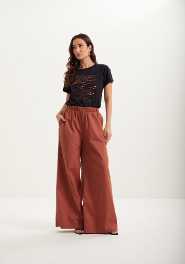 Blusa T-shirt De Mangas Curtas Com Estampa E Paetês, PRETO. Blusa T-shirt De Mangas Curtas Com Estampa E Paetês, PRETO, large.