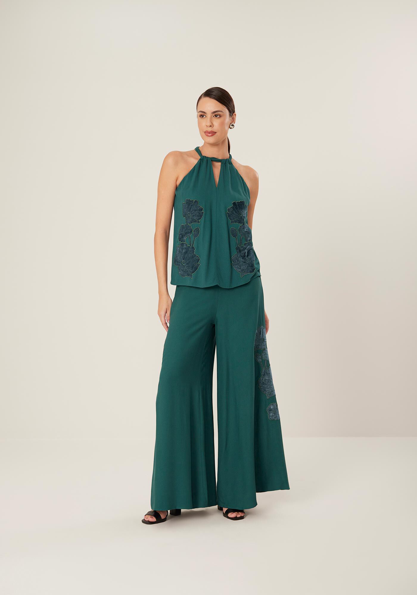 Blusa Fluida Sem Mangas Em Crepe De Viscose Com Bordados, , large.