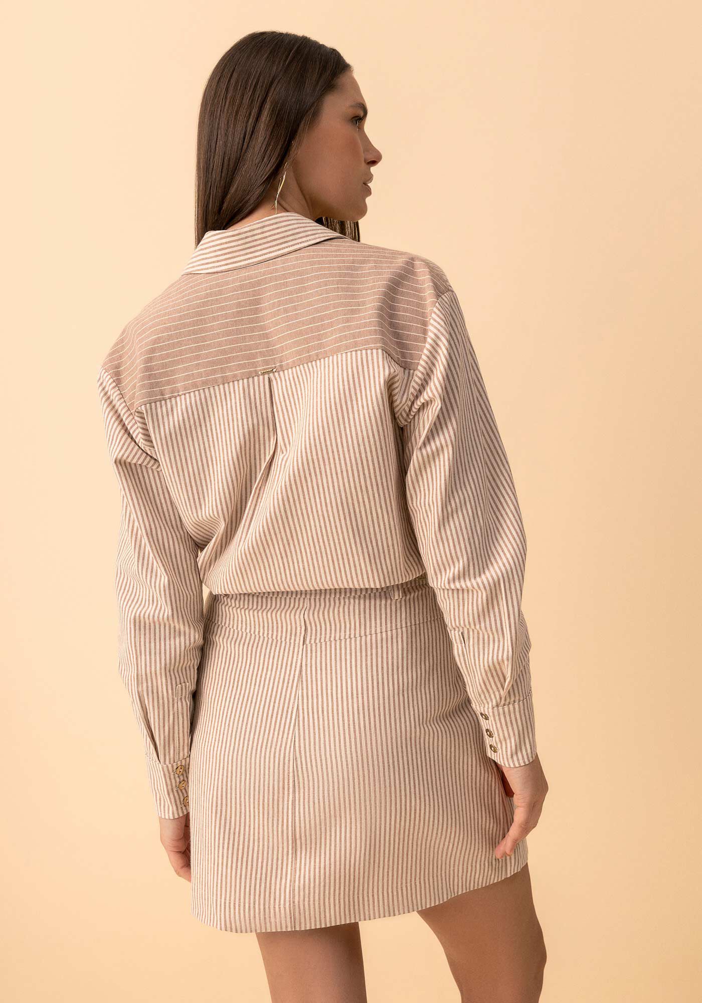 Saia Curta Listrada De Cintura Alta Com Bot&otilde;es Metalizados, BEGE ZEFIRO, large.