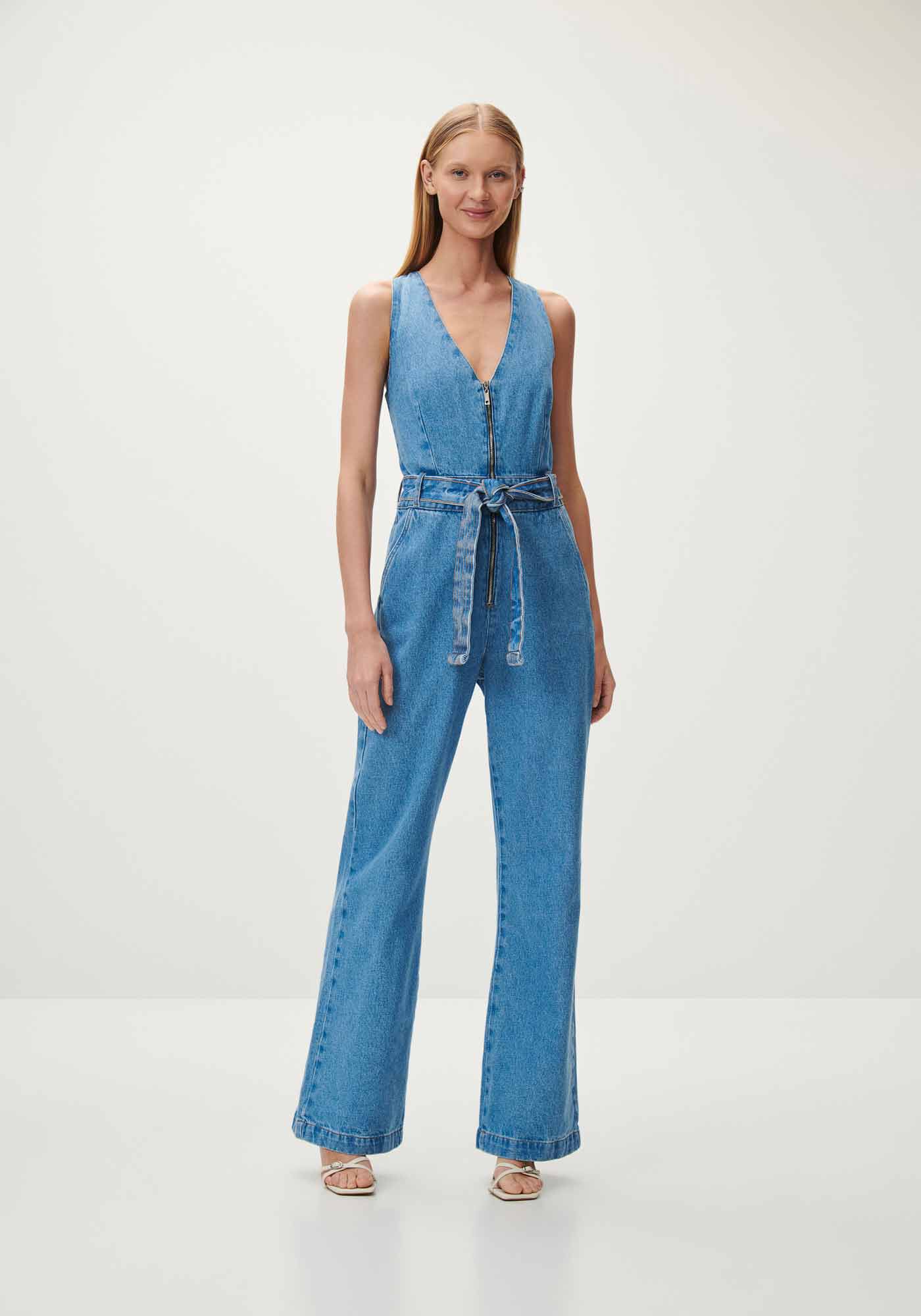 Macac o Jeans Longo com Z per e Cinto Lez a Lez