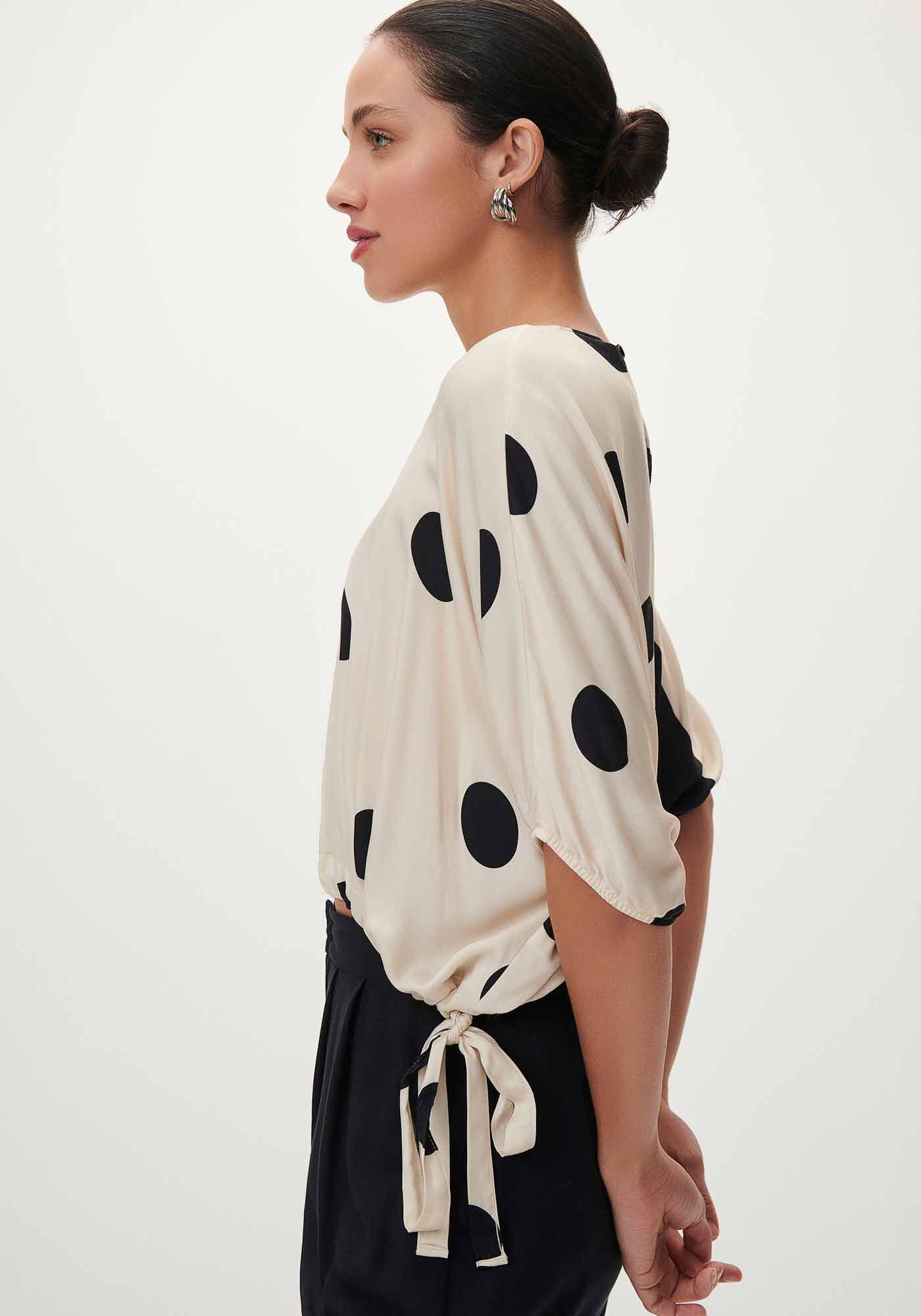 Blusa Cropped em Viscose com Amarra&ccedil;&atilde;o Barra, CARROSSEL, large.