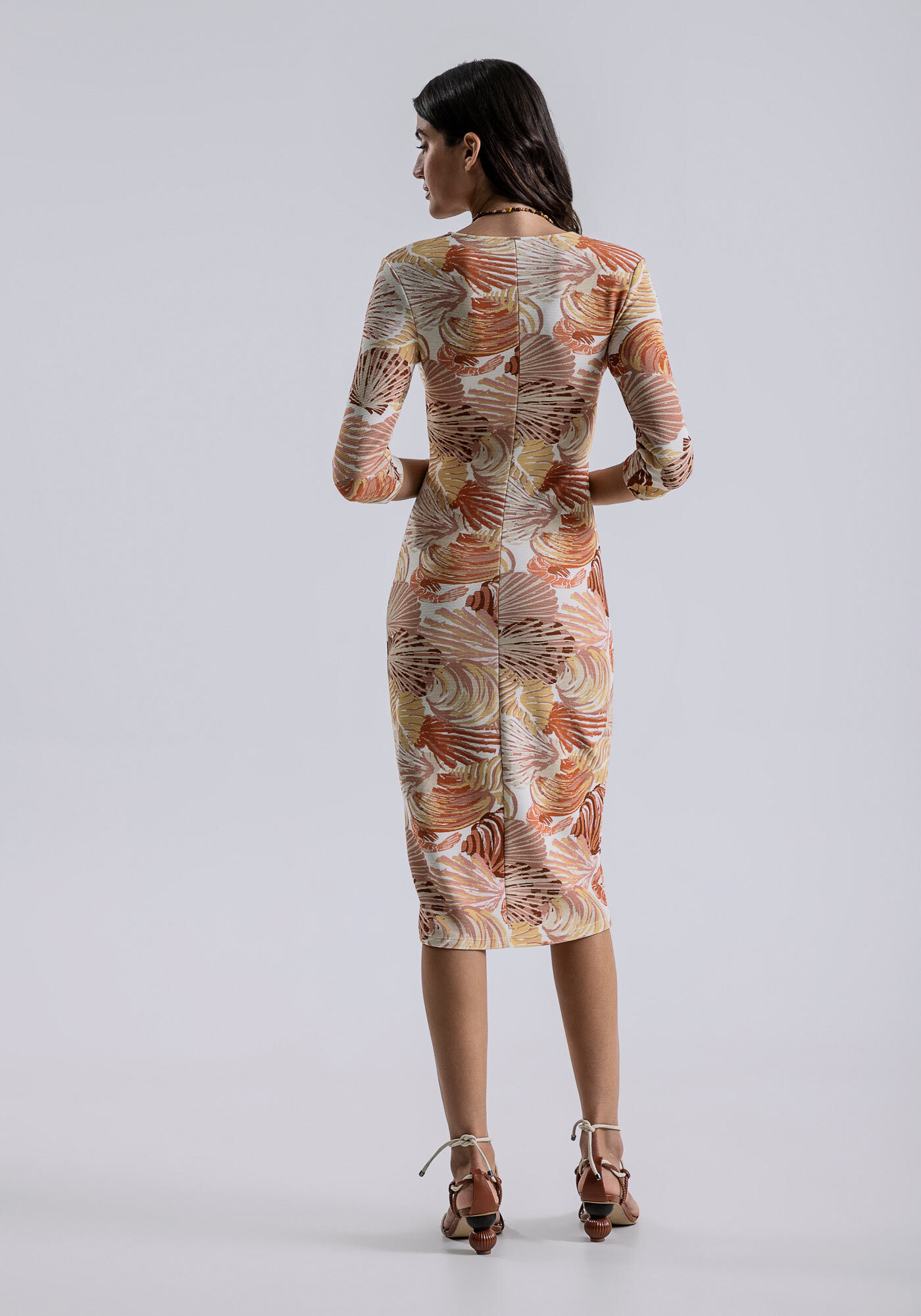 Vestido Midi em Malha com Tor&ccedil;&atilde;o Decote, PE NA AREIA, large.