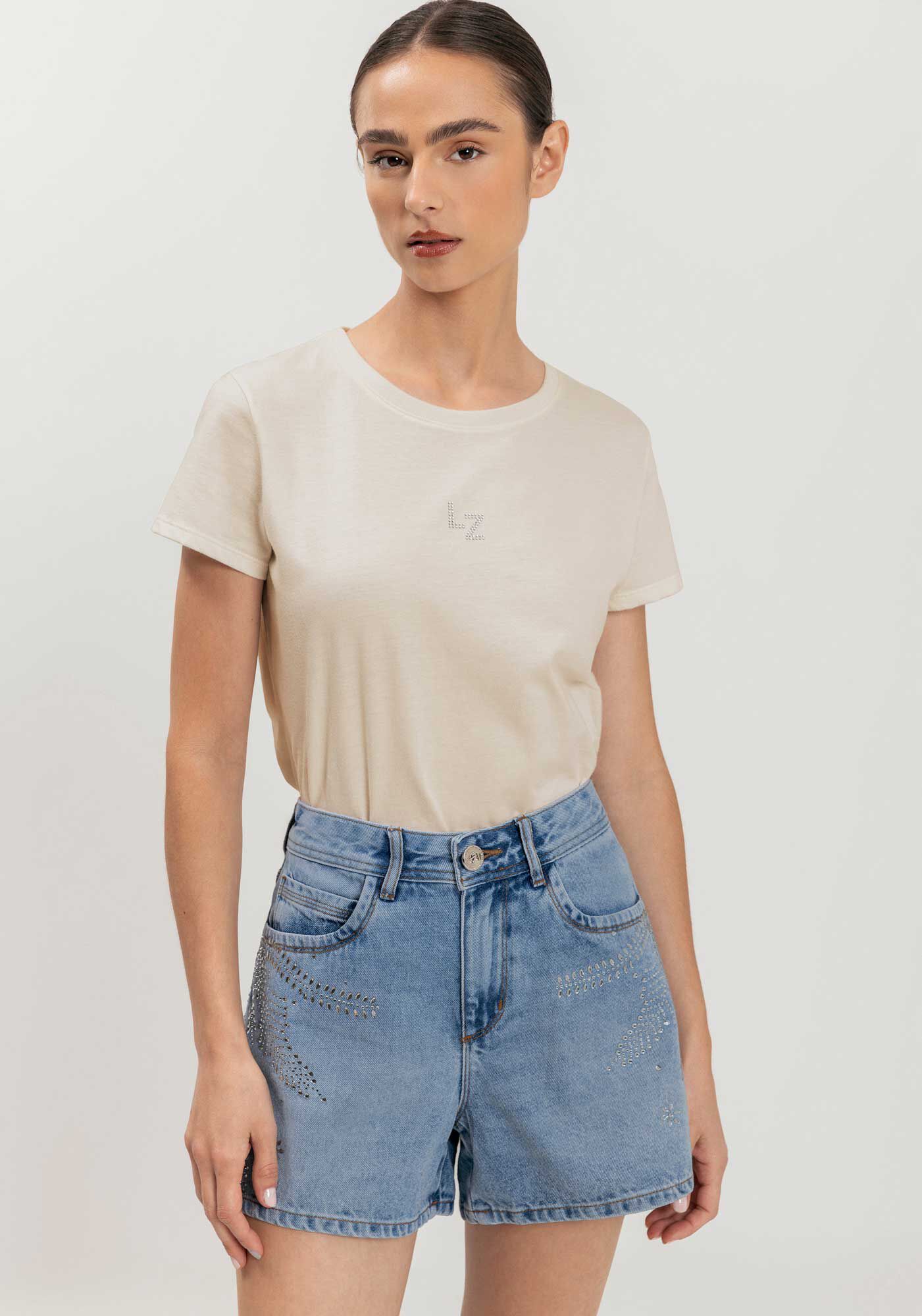 Shorts Jeans Com Cintura M&eacute;dia E Aplica&ccedil;&otilde;es De Strass, , large.