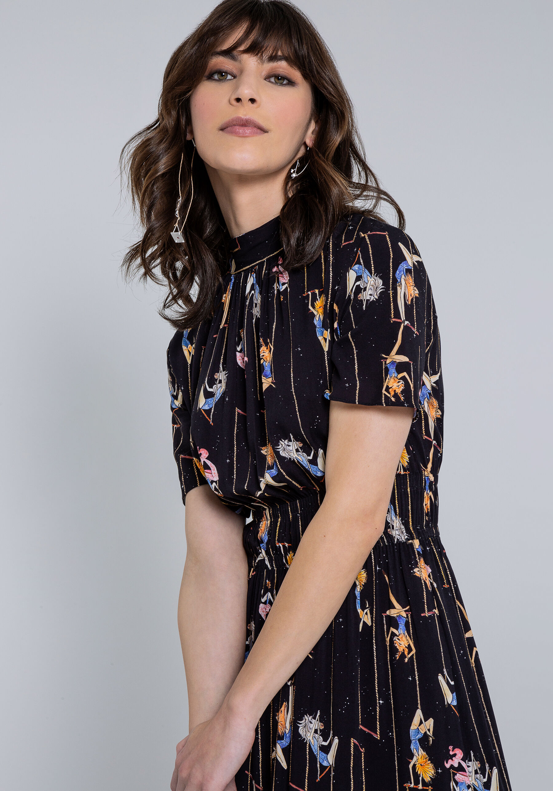 Vestido Midi Estampado em Viscose com Gola Laço, . Vestido Midi Estampado em Viscose com Gola Laço, , large.