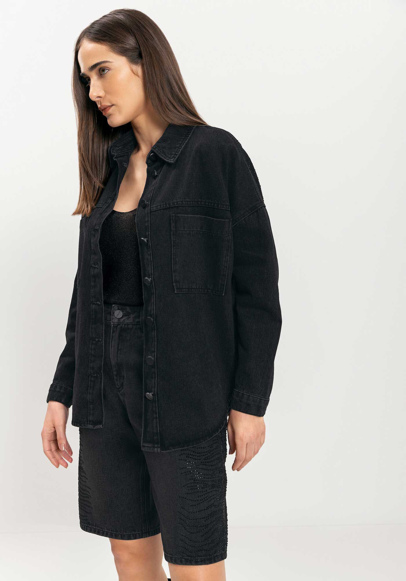 Camisa Jeans De Mangas Longas Com Bolsos E Aplica&ccedil;&otilde;es De Strass, , large.