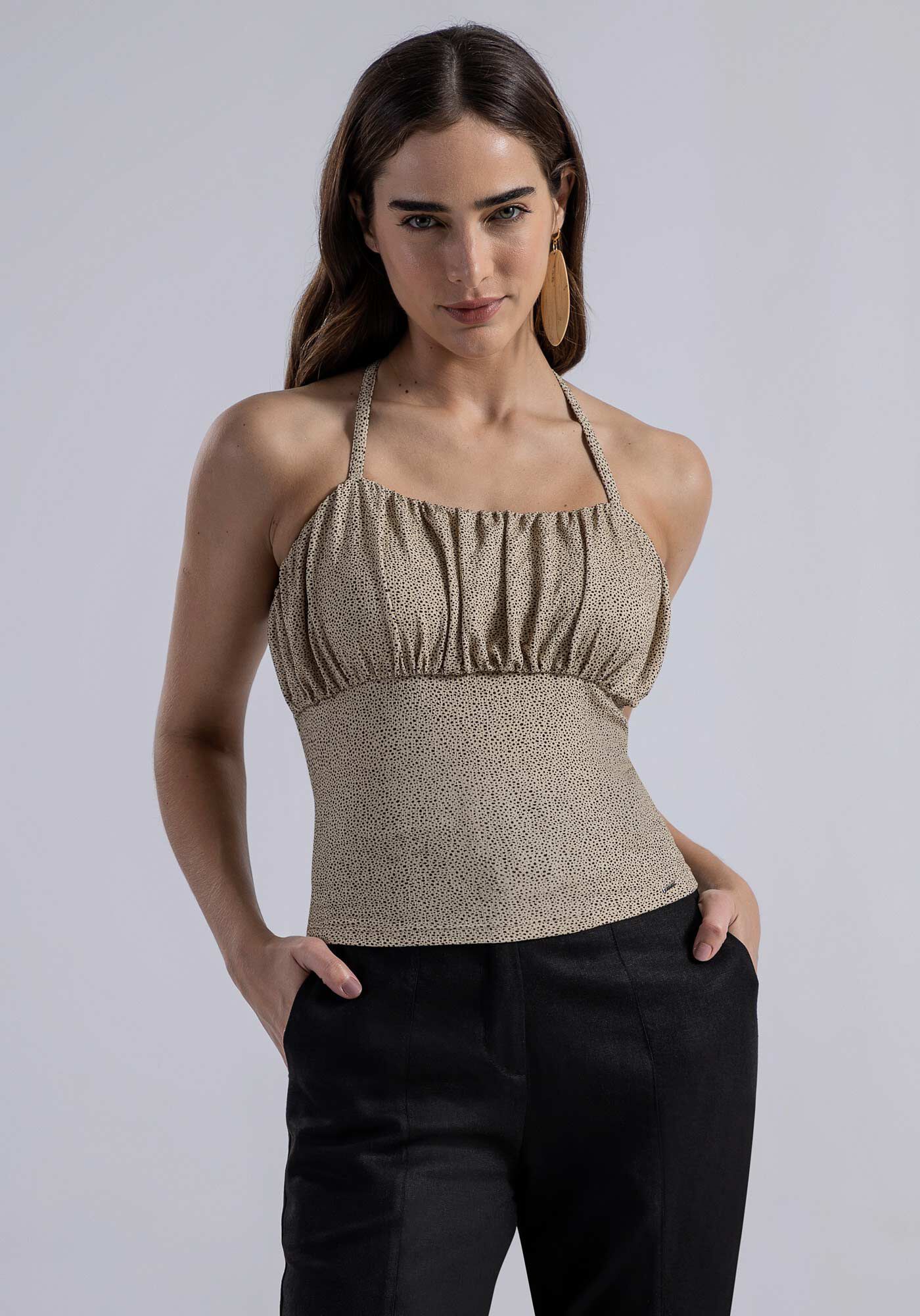 Blusa Busto Balon&ecirc; em Malha com Recorte Costas, , large.