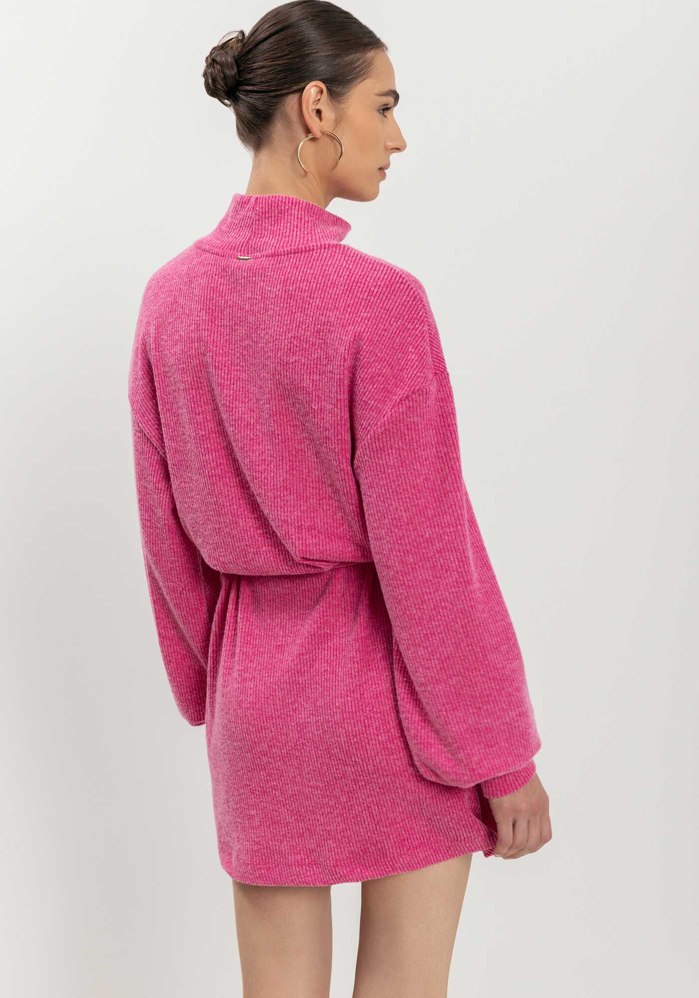 Vestido Curto Com Gola Alta E Cinto Em Malha Canelada Tric&ocirc;, , large.