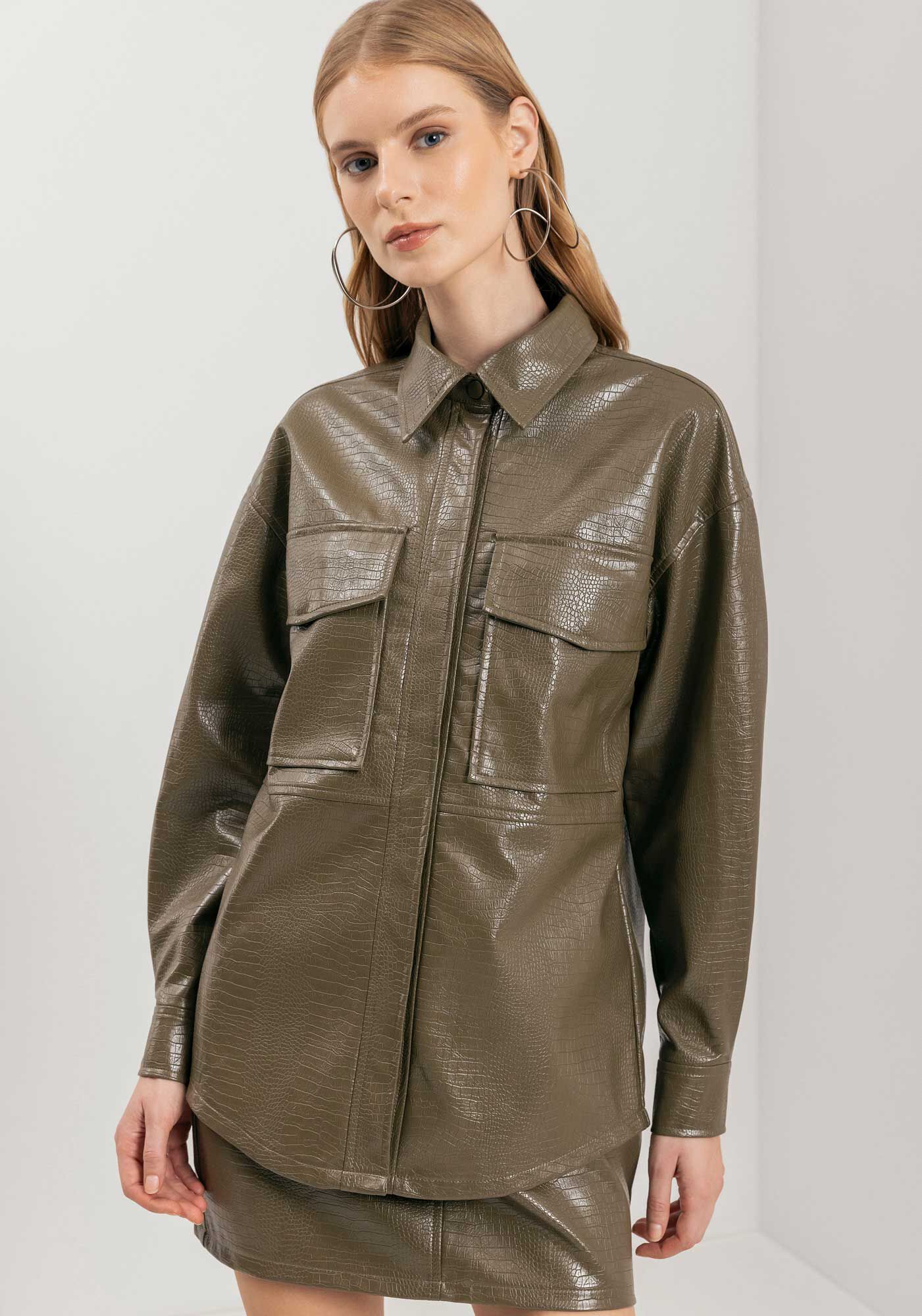 Camisa Alongada De Mangas Longas Com Bolsos Em PU Croco, , large.
