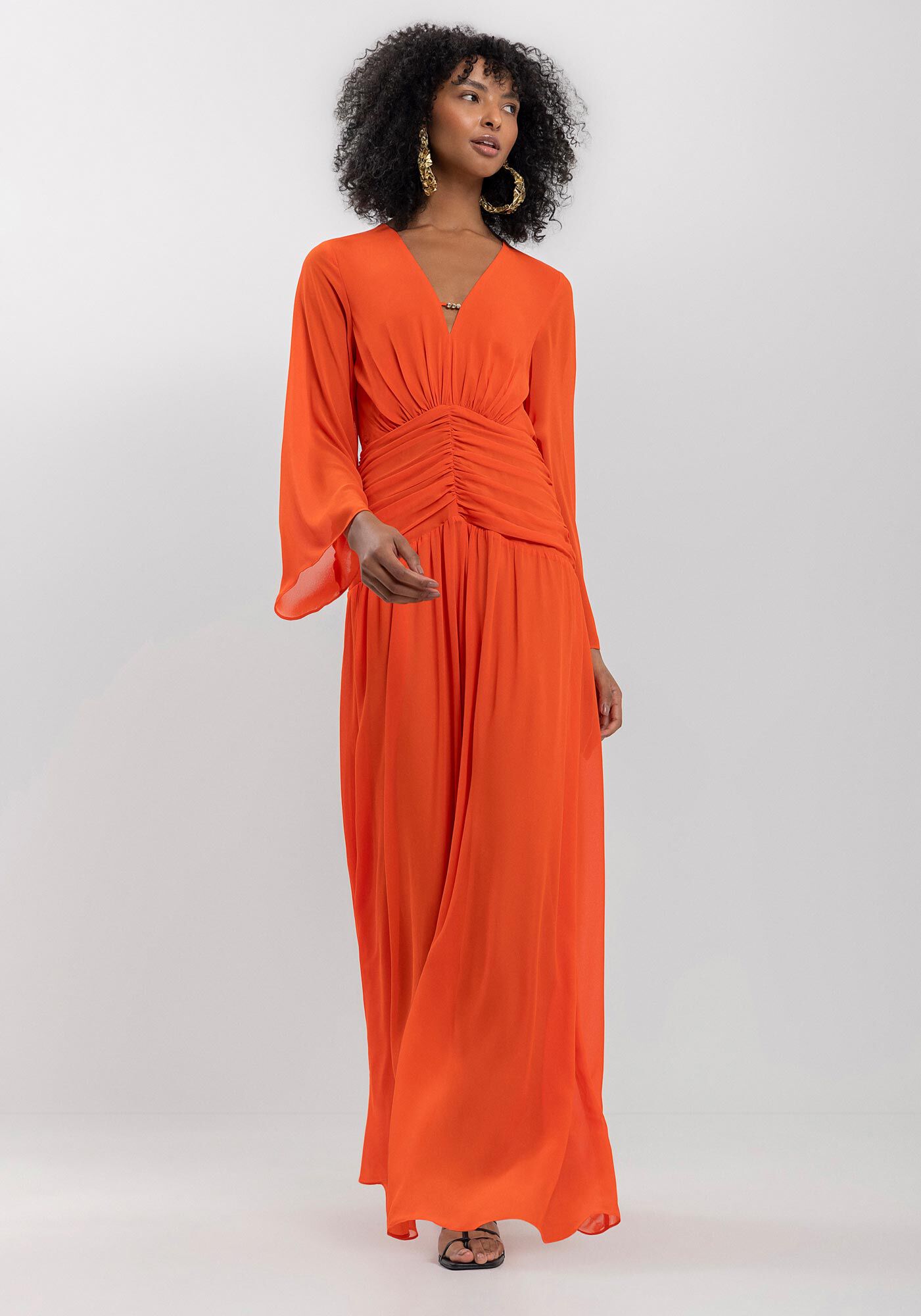 Vestido Longo Franzido Com Mangas Fluidas E Decote Em V, , large.