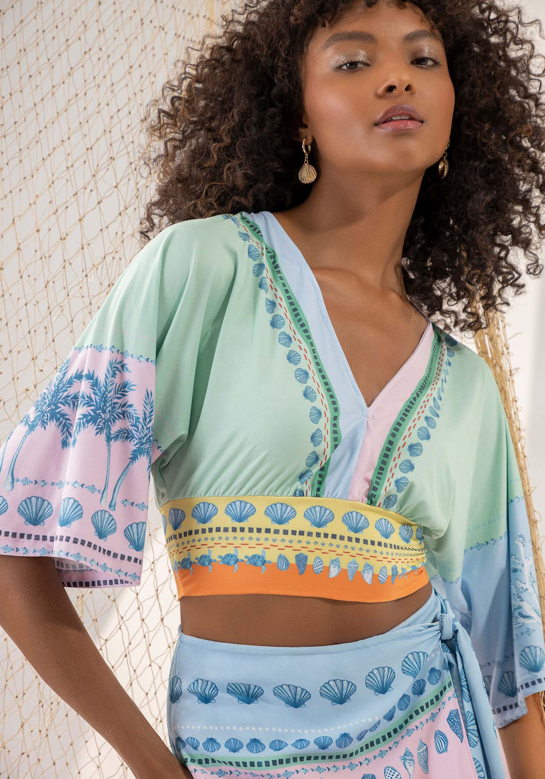 Blusa Manga 3/4 Flare em Malha Aveludada Estampada, LIGAYA. Blusa Manga 3/4 Flare em Malha Aveludada Estampada, LIGAYA, large.