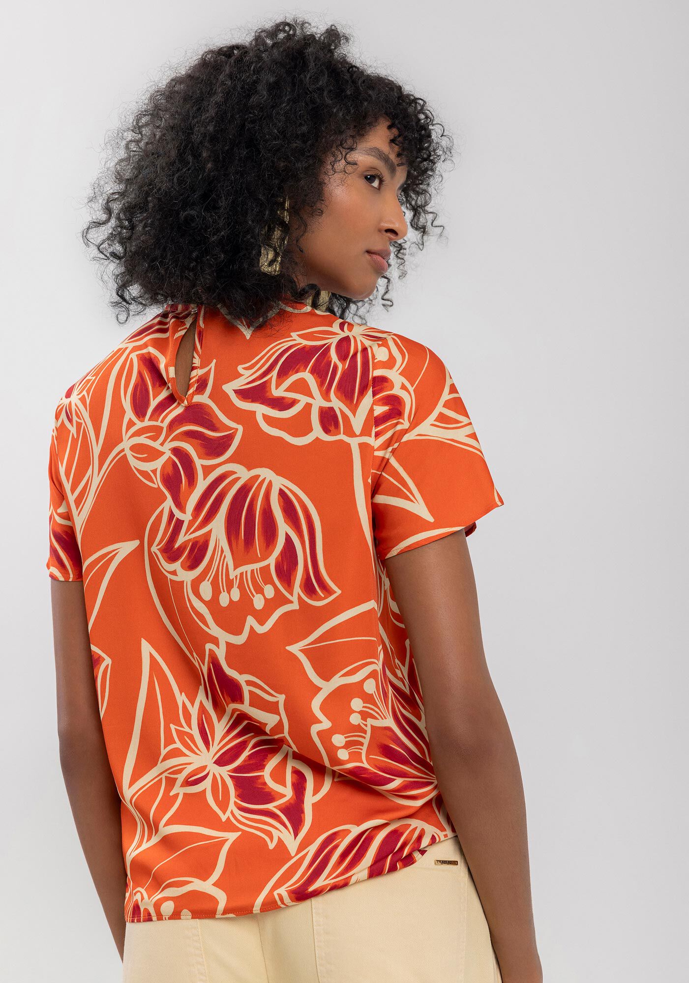 Blusa De Mangas Curtas Estampada Com Gola Redonda, , large.