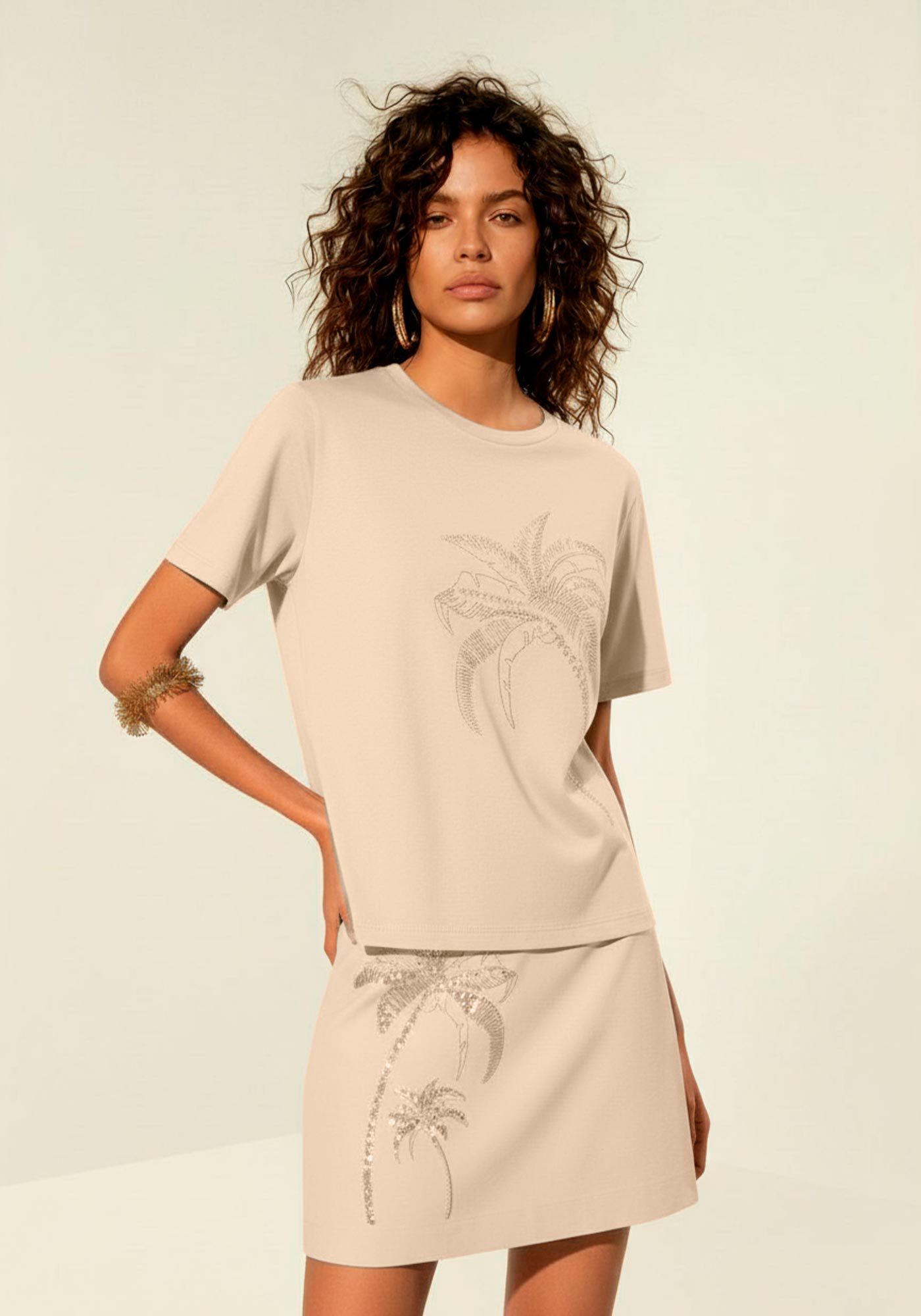 Saia Curta De Cintura Alta Com Bordados E Paet&ecirc;s, BEGE ALHAMBRA, large.