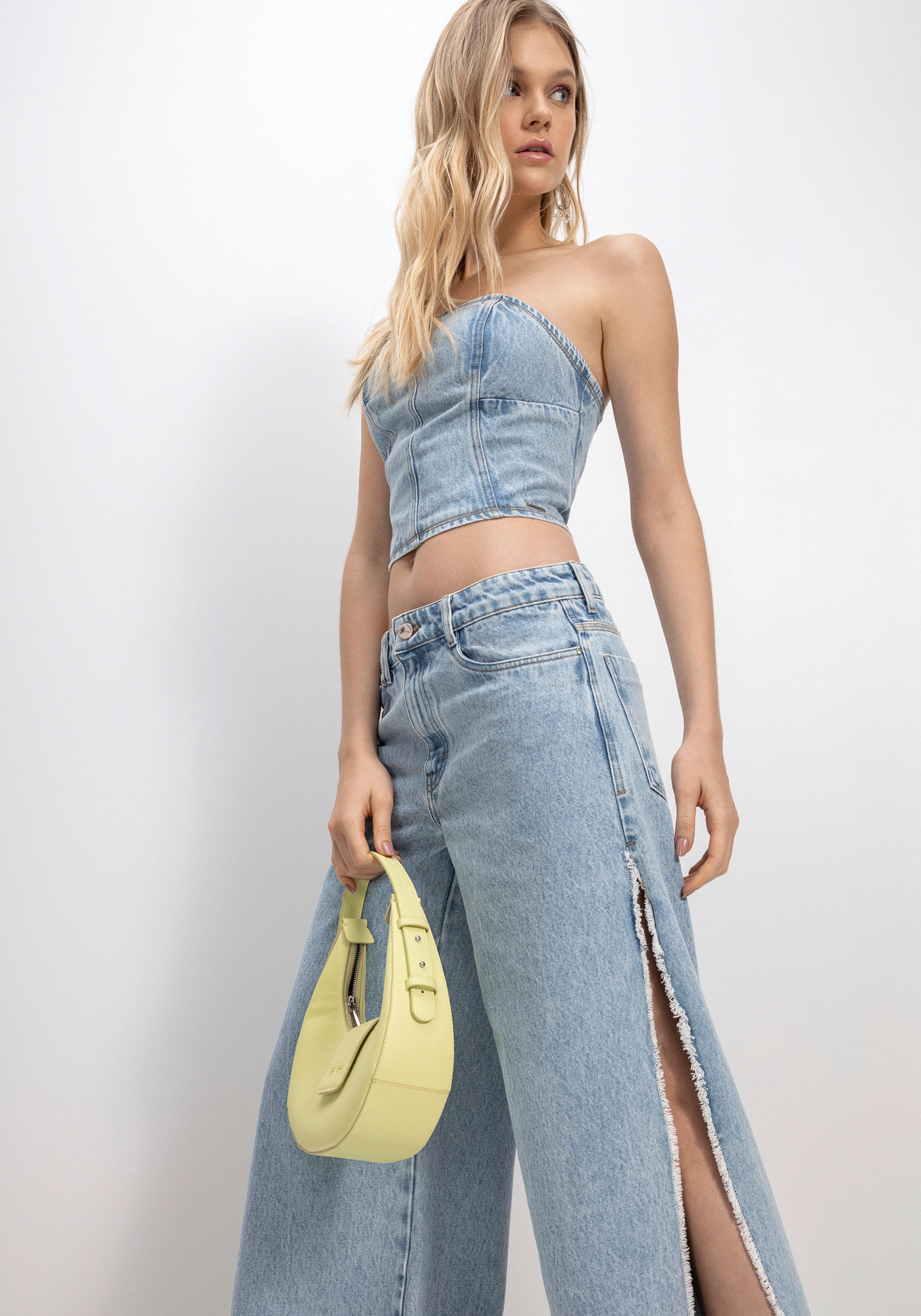 Calça jeans hotsell fenda lateral