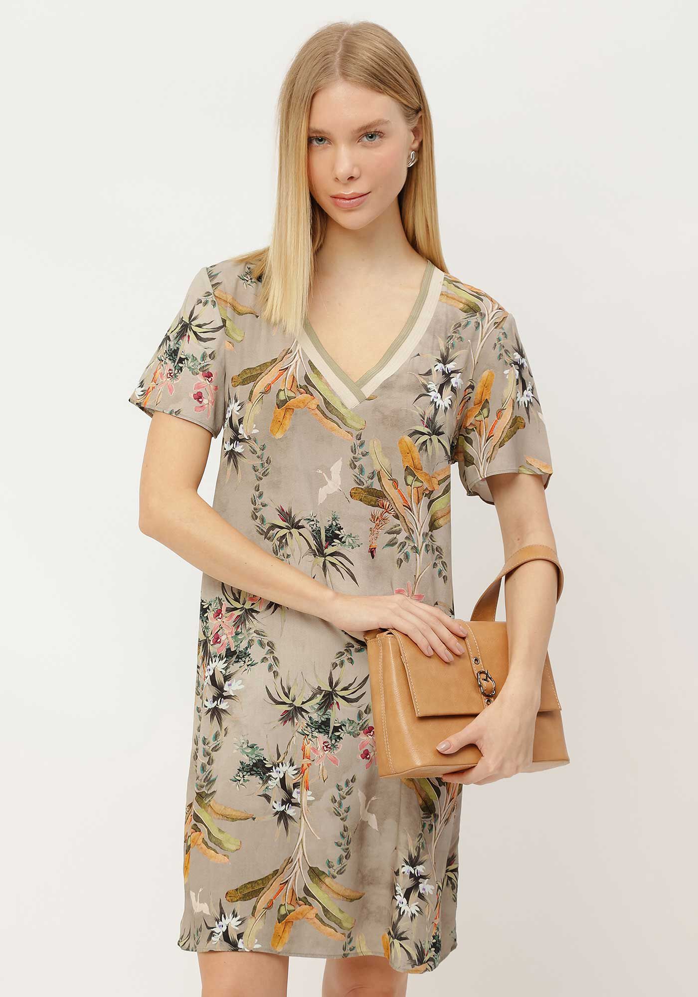 Vestido Curto Estampado com Decote V Retil&iacute;nea, , large.