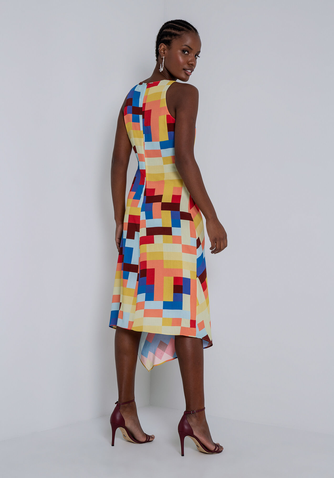 Vestido midi com pregas hotsell