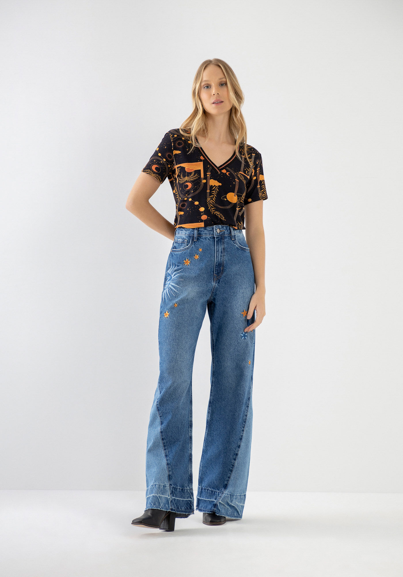 Blusa Estampada em Malha Leve com Decote V, , large.