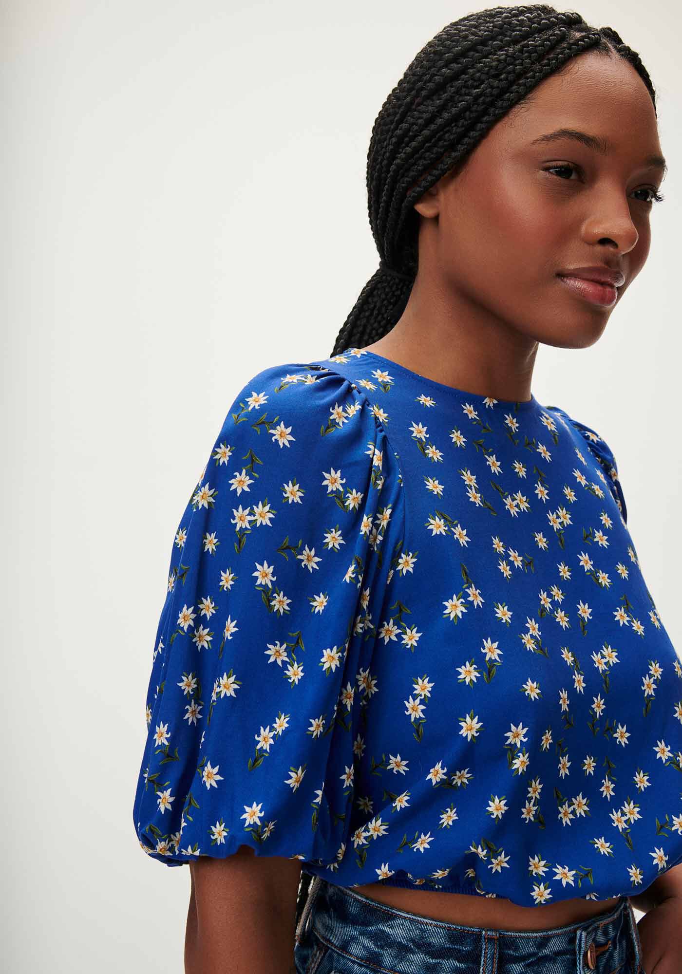 Blusa Balon&ecirc; Cropped em Viscose Estampada, , large.