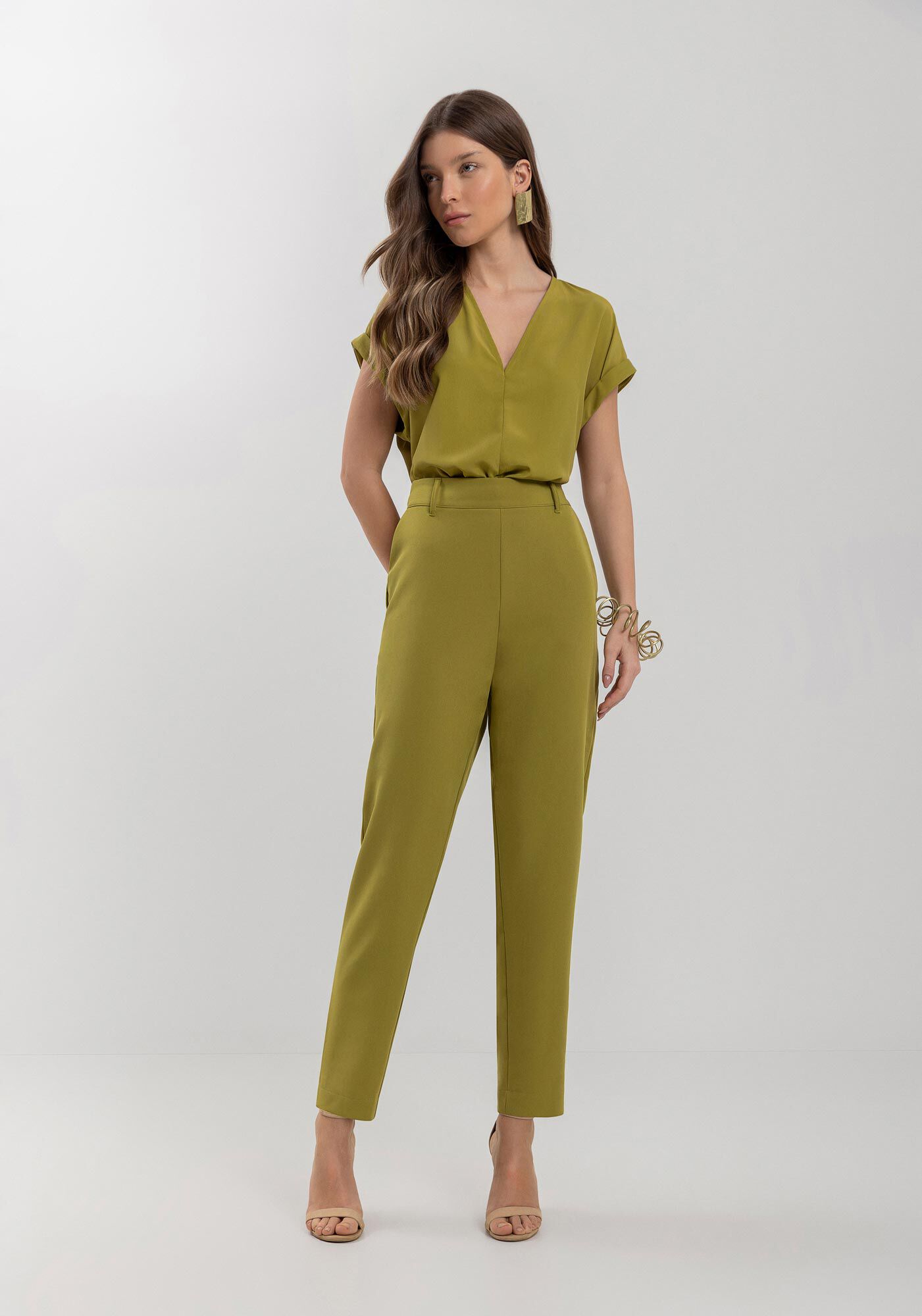 Cal&ccedil;a Carrot Em Alfaiataria Com Cintura Alta E Bolsos, , large.