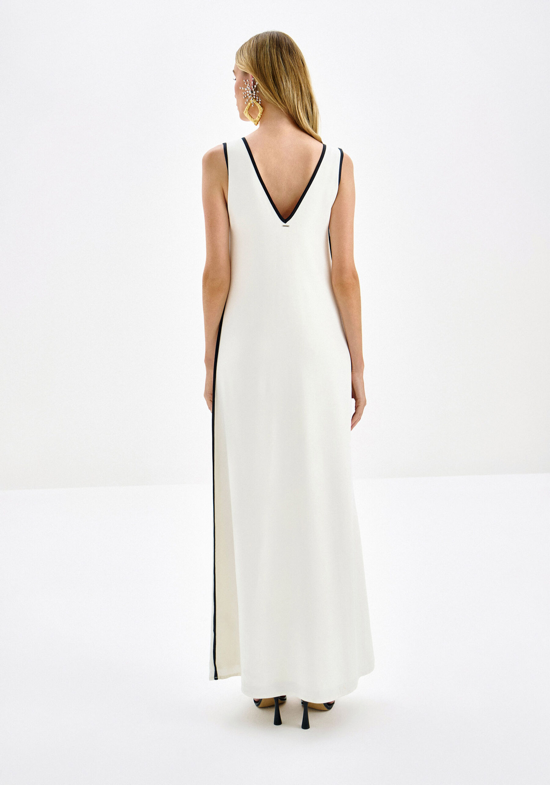 Vestido Longo Bicolor em Crepe com Laço, BRANCO OFF WHITE. Vestido Longo Bicolor em Crepe com Laço, BRANCO OFF WHITE, large.