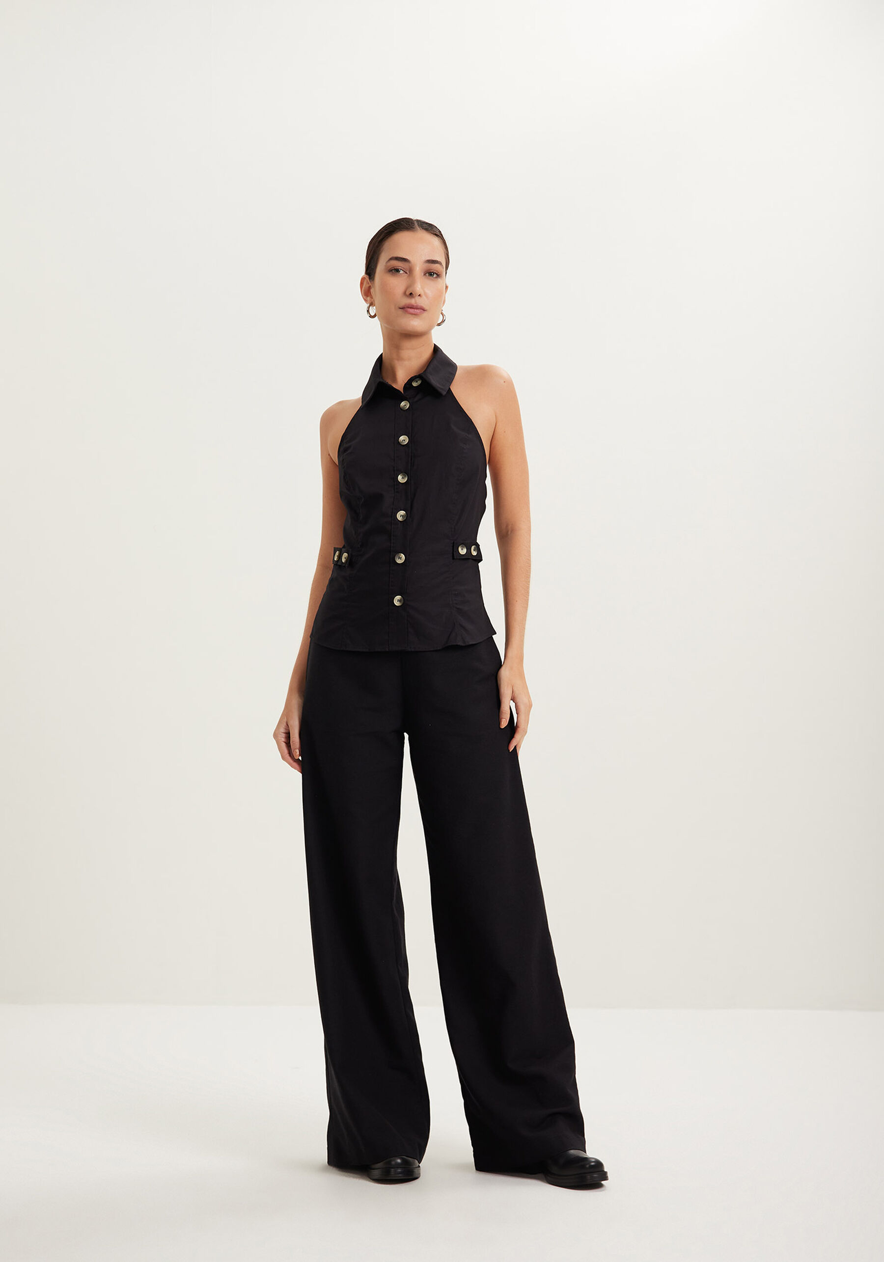 Blusa Sem Mangas Em Algodão Com Botões E Gola Camisa, PRETO. Blusa Sem Mangas Em Algodão Com Botões E Gola Camisa, PRETO, large.