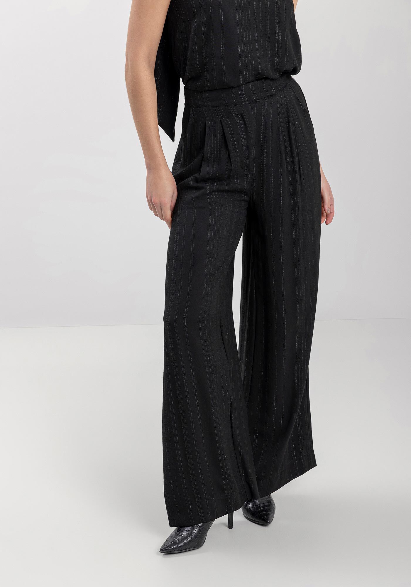 Cal&ccedil;a Reta De Cintura Alta Em Viscose Com Listras Brilhantes, , large.