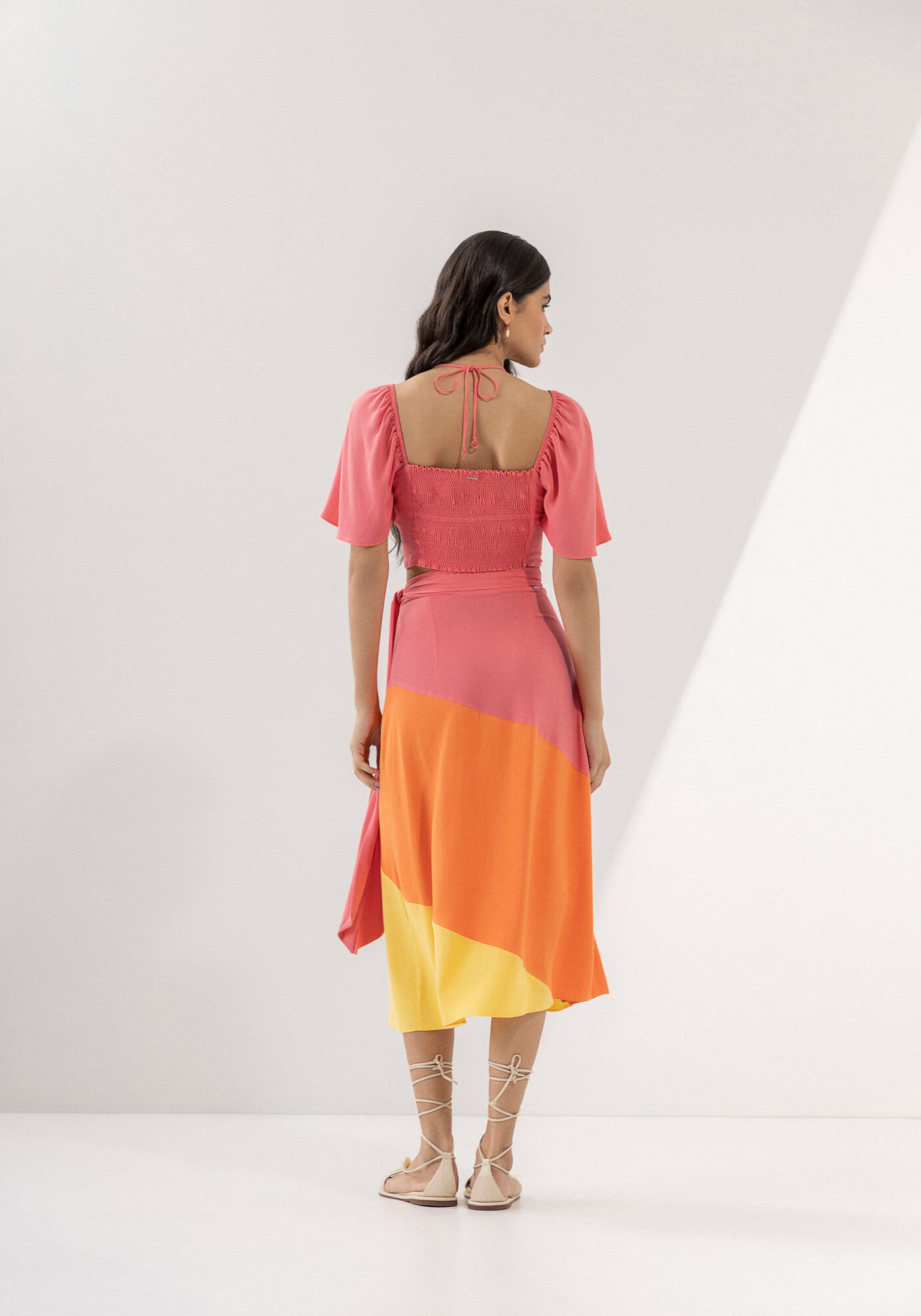 Blusa Manga Flare em Crepe com Amarra&ccedil;&atilde;o Decote, , large.