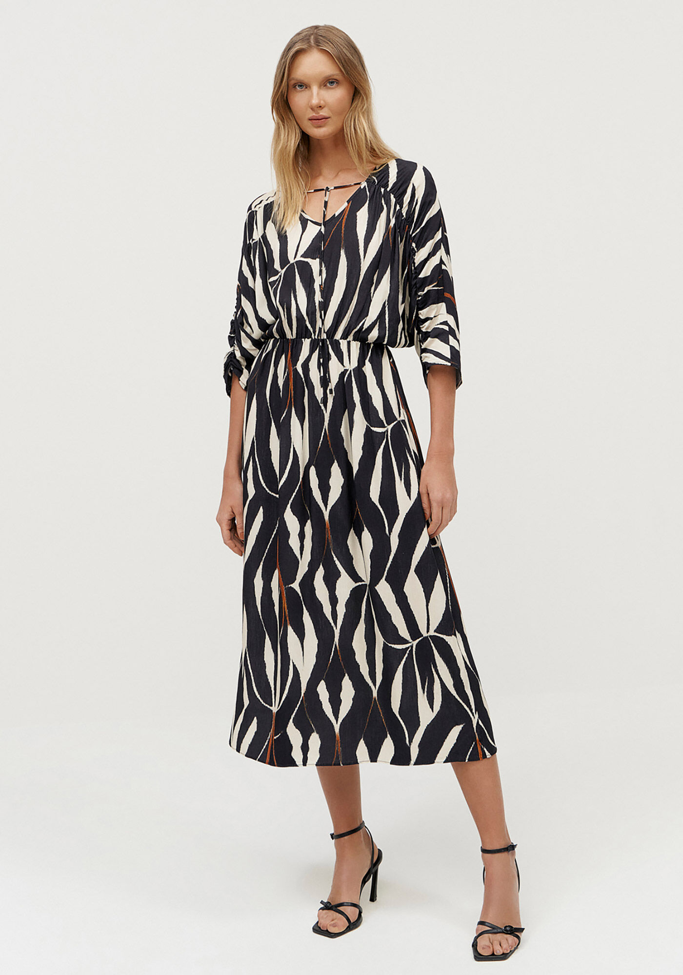 Vestido Midi em Viscose com Franzido Manga 3/4, ABSTRACT, large.