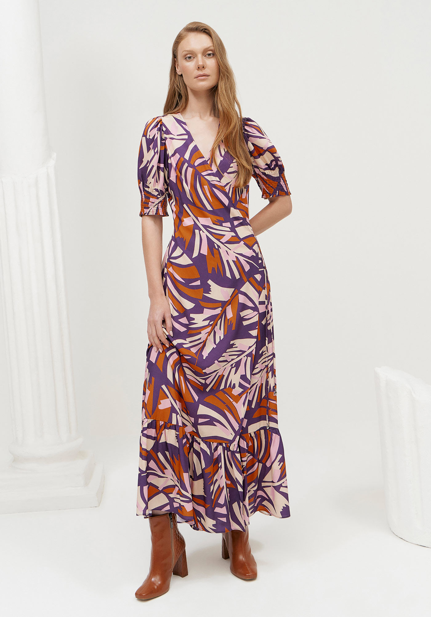 Vestido Midi Transpassado em Viscose Estampado, PURPLE FOREST, large.