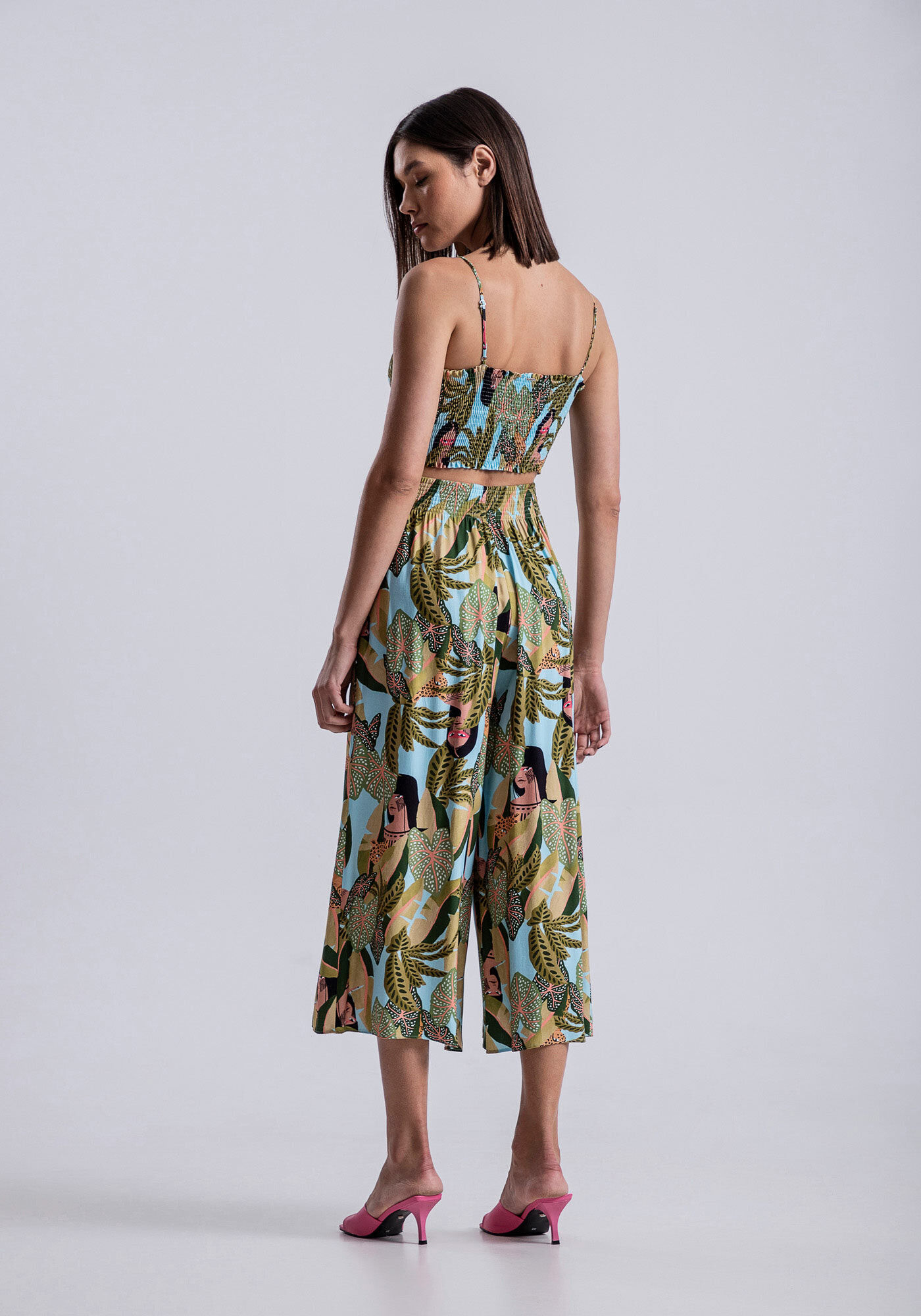 Blusa Cropped em Viscose com Detalhe Al&ccedil;as, , large.