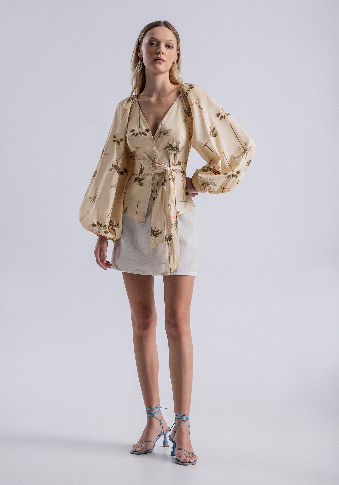 Blusa Manga M&aacute;xi em Tecido Atlanta com Cinto, , large.