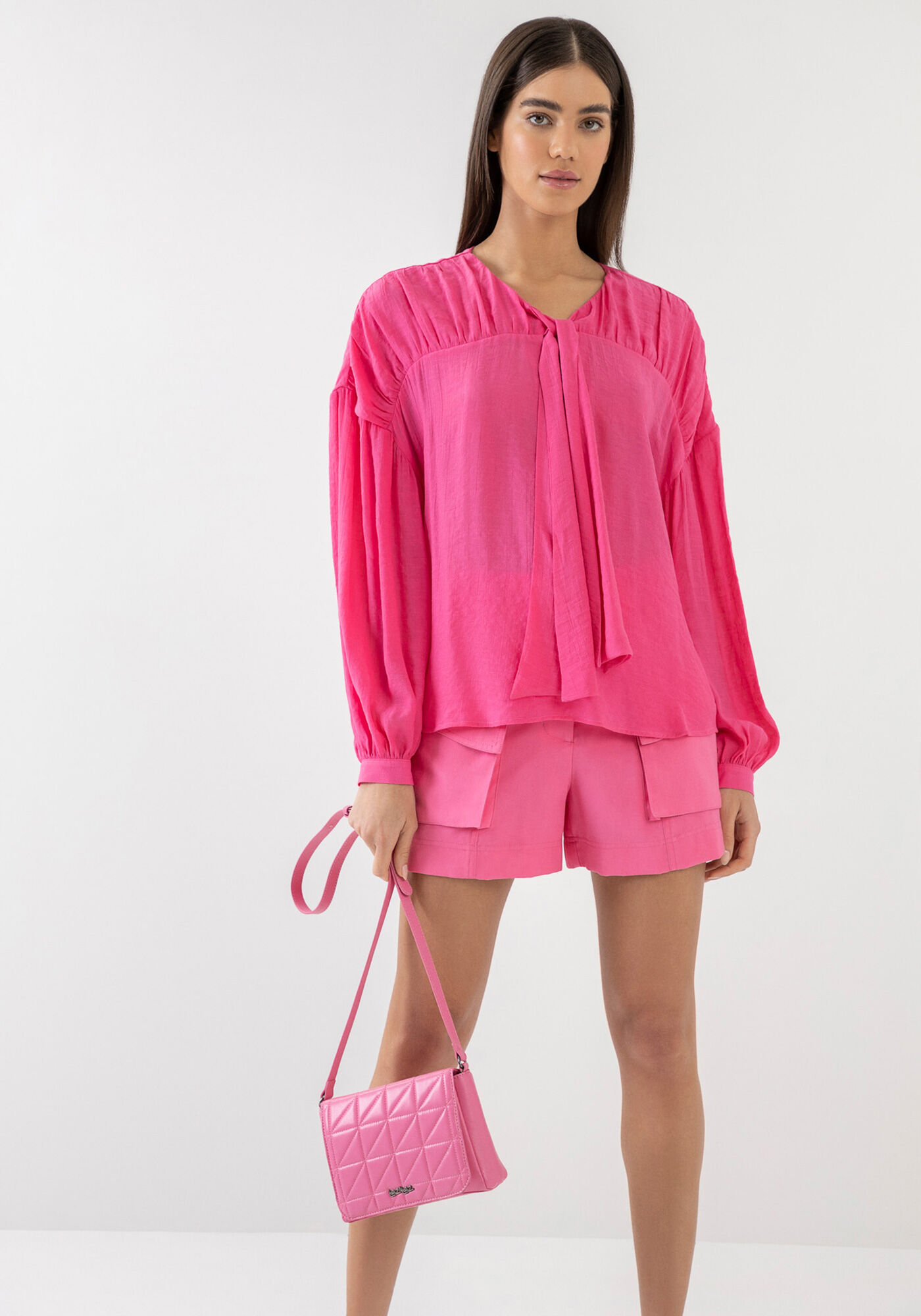 Blusa Manga Longa em Shantung com Franzido Ombros, , large.