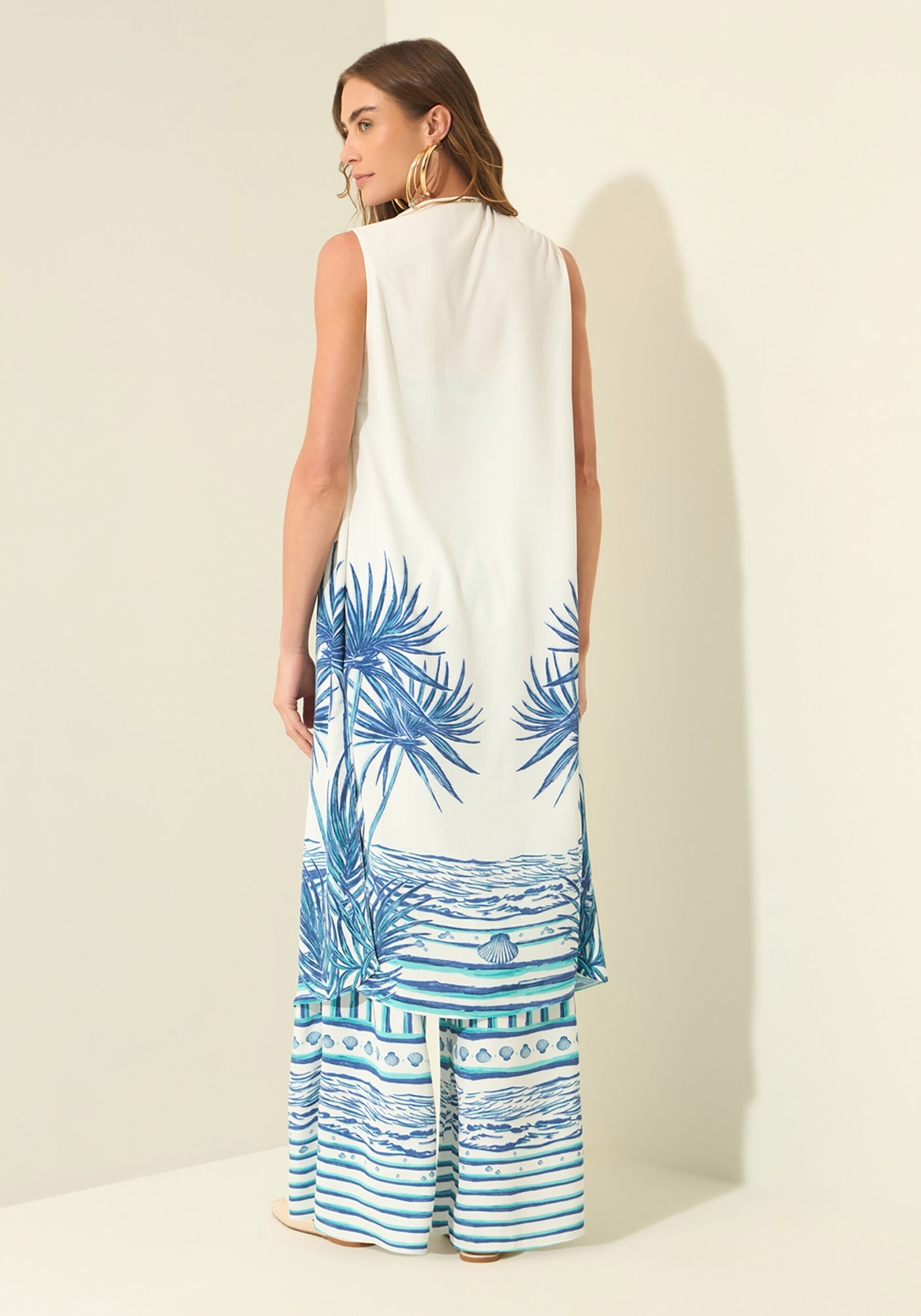 Blusa Alongada Estampada Com Top E Botões, MARE BEGE. Blusa Alongada Estampada Com Top E Botões, MARE BEGE, large.