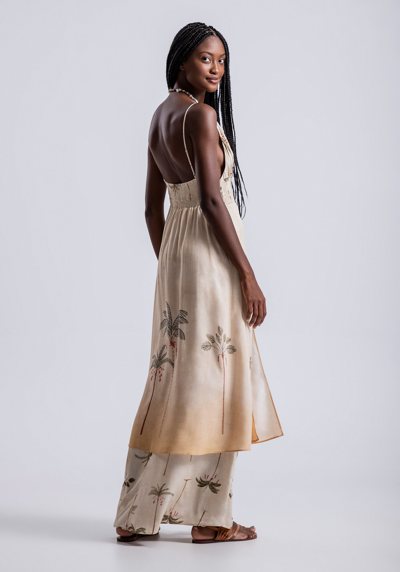 Vestido com Al&ccedil;as Longo em Viscose com Babado Sobreposto, , large.