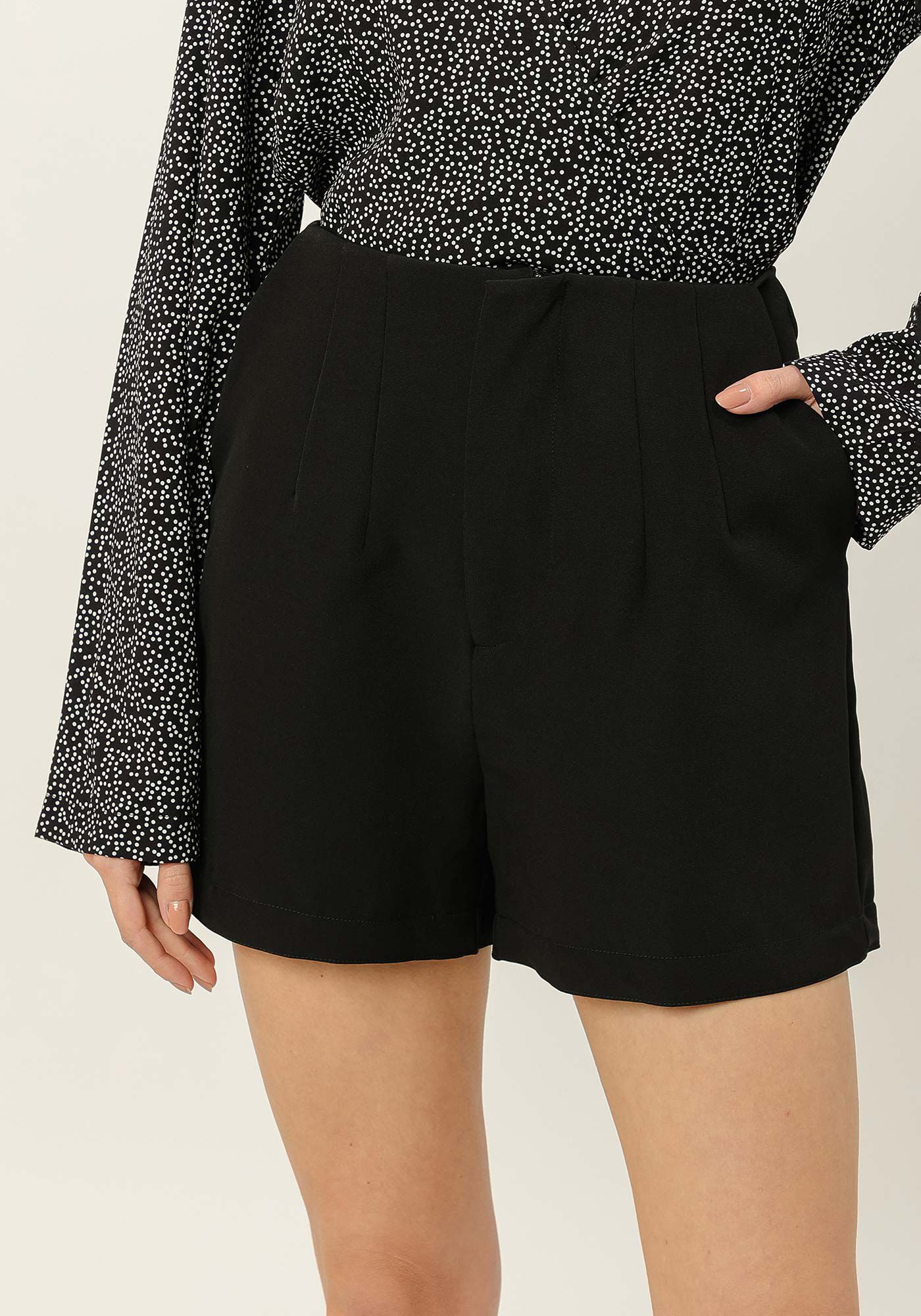 Shorts Cintura Alta Alfaiataria com Bolsos, , large.