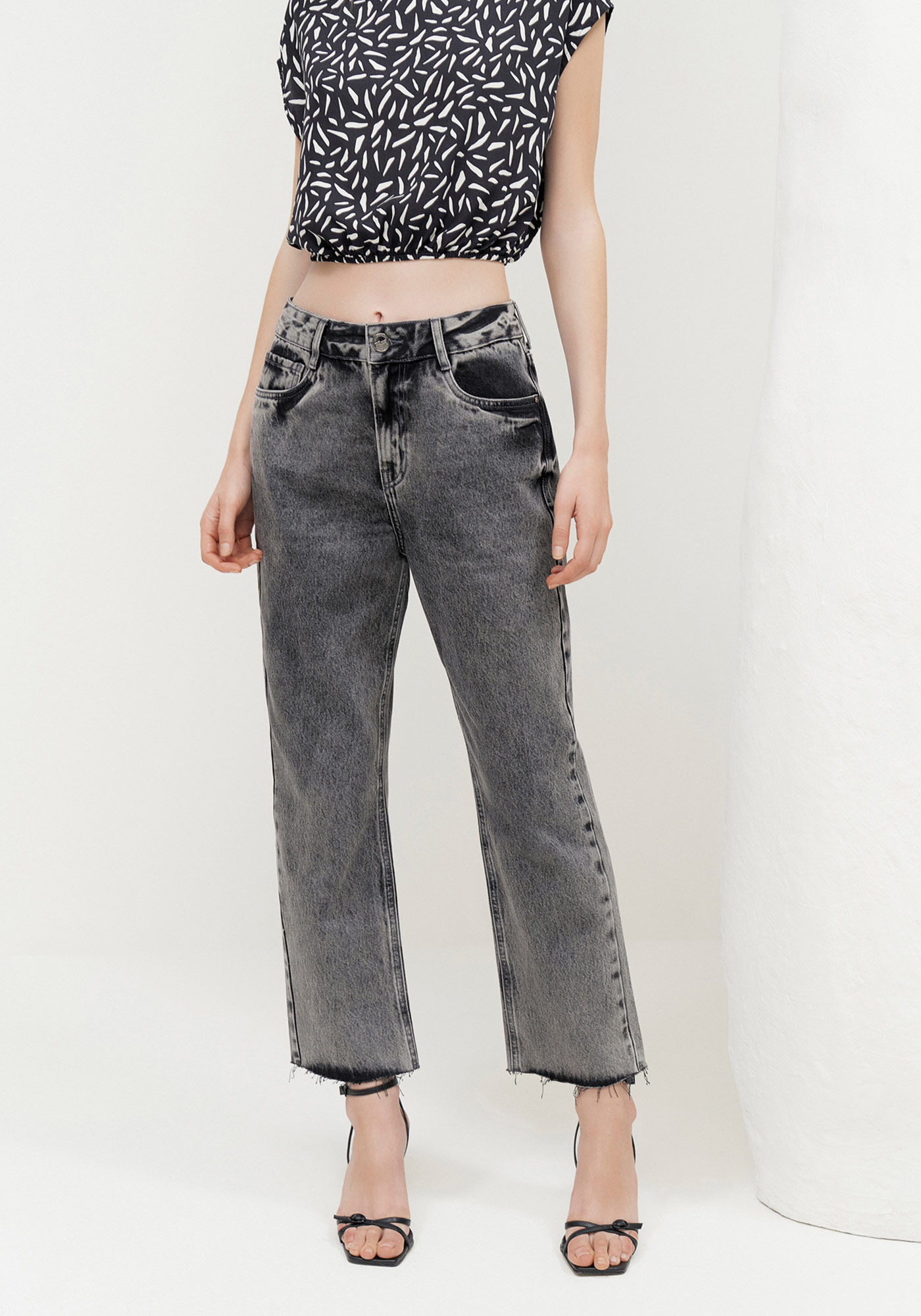 Cal&ccedil;a Jeans Reta Cropped Preta Estonada, , large.