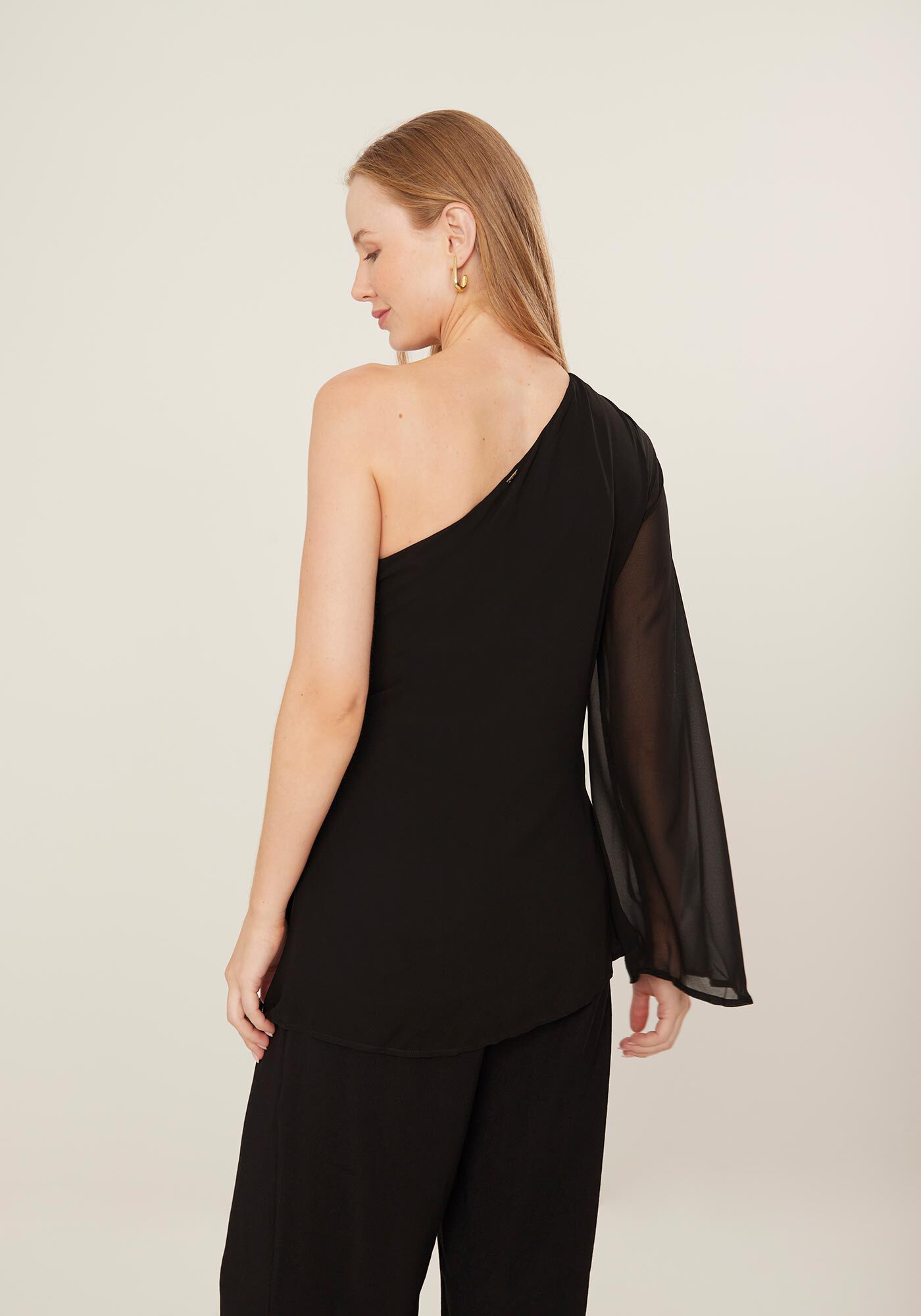 Blusa Assim&eacute;trica De Um Ombro S&oacute; Em Crepe Com Toque De Seda, , large.