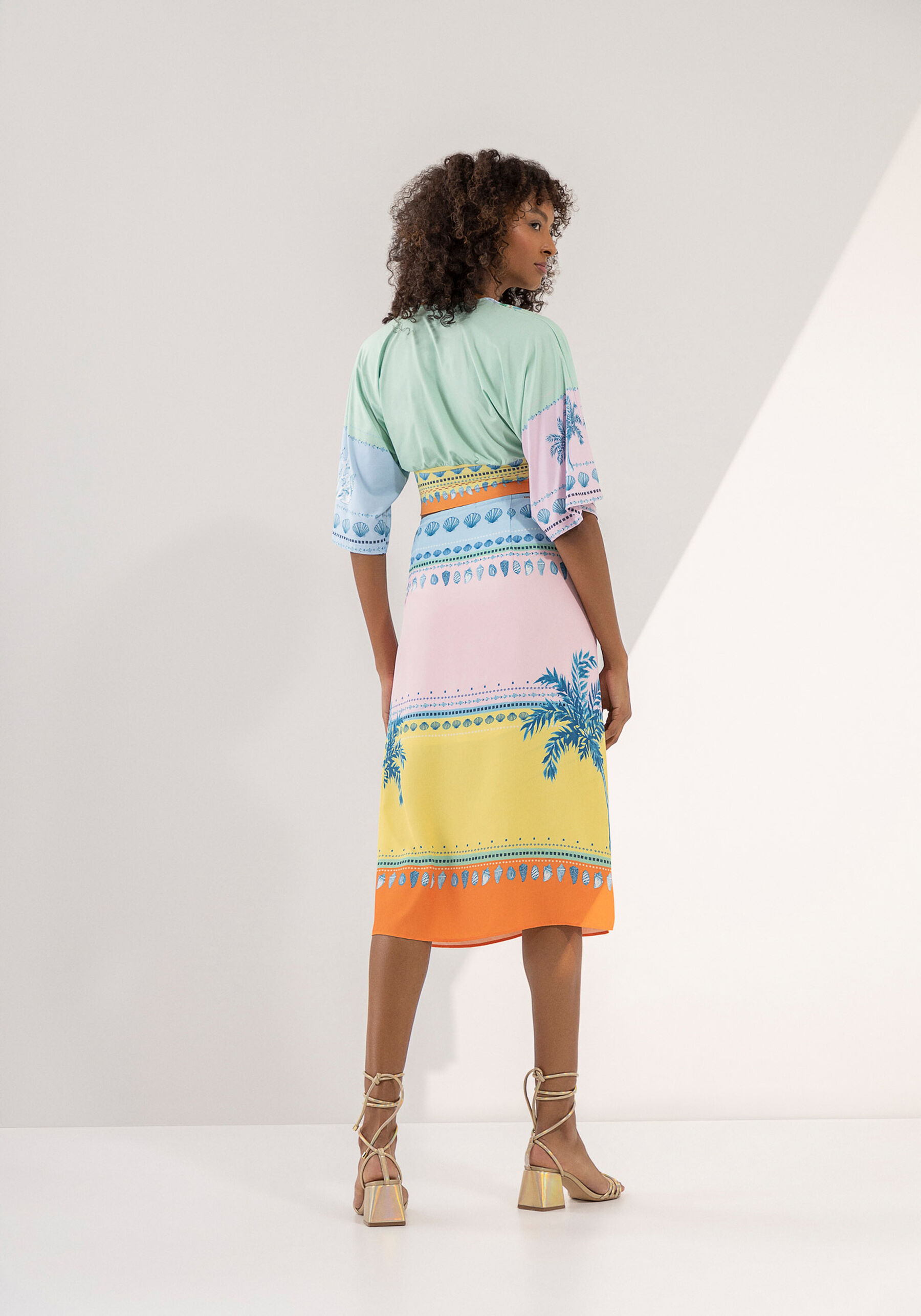 Blusa Manga 3/4 Flare em Malha Aveludada Estampada, LIGAYA. Blusa Manga 3/4 Flare em Malha Aveludada Estampada, LIGAYA, large.