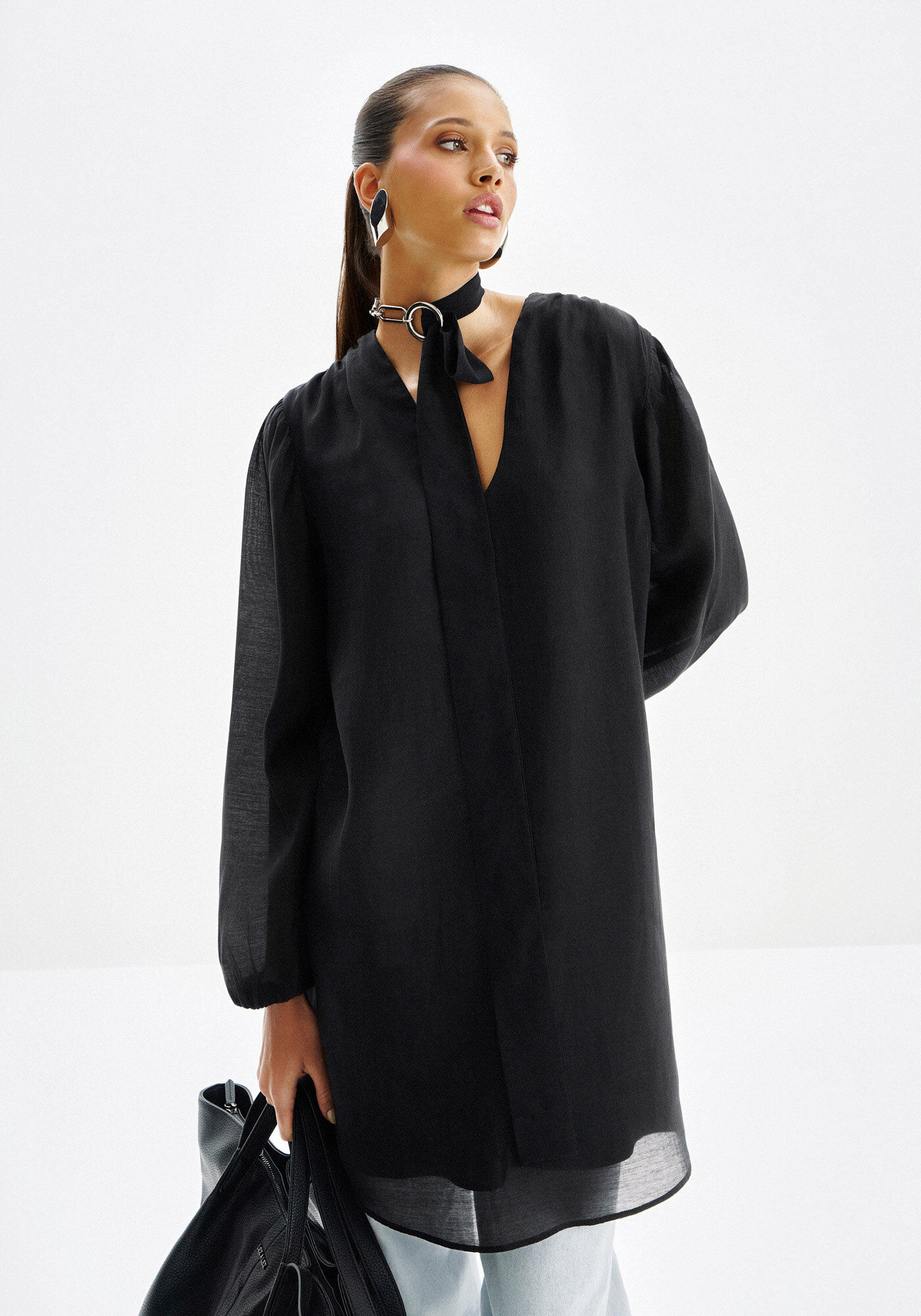 Vestido Curto Manga Longa com Cinto Paet&ecirc;s, PRETO REATIVO, large.