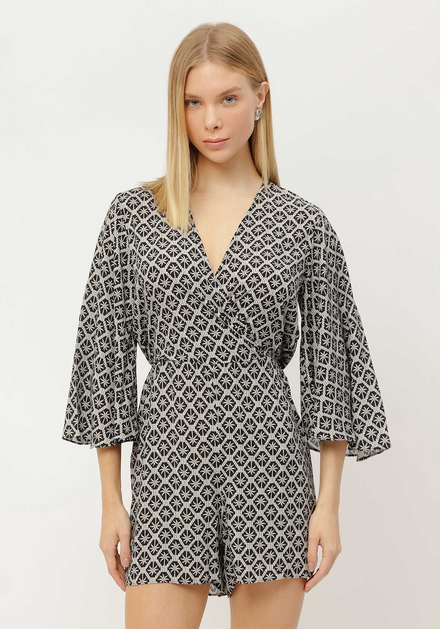 Macac&atilde;o Curto Estampado com Sobreposi&ccedil;&atilde;o Saia, MATELASSE, large.