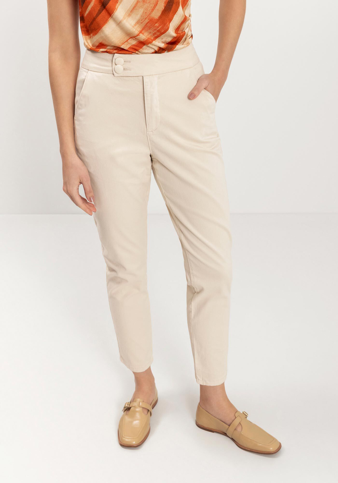 Cal&ccedil;a Mom Comfort Com Abotoamento Duplo Em Sarja E Elastano, BEGE ALHAMBRA, large.