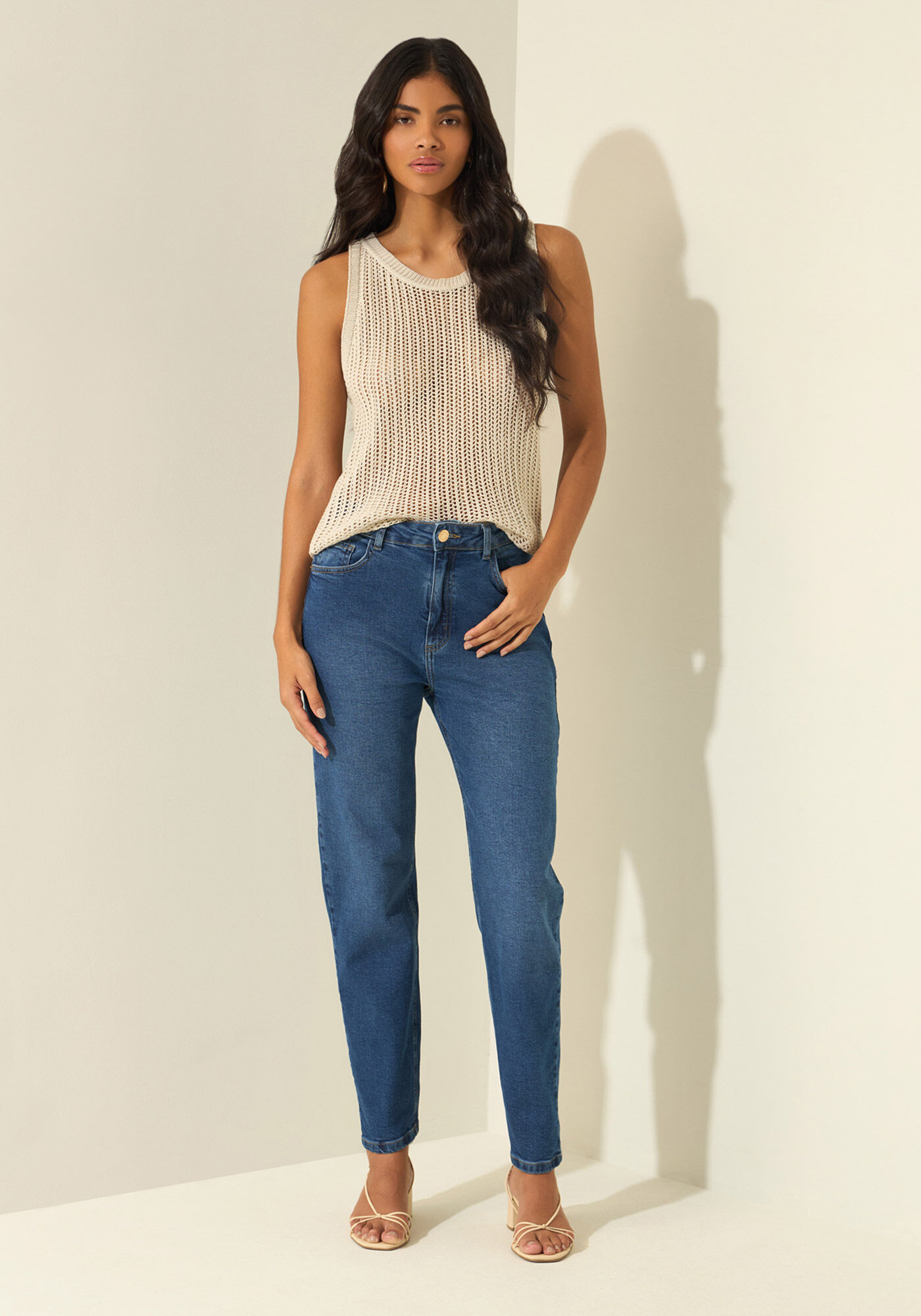 Cal&ccedil;a Mom Jeans Com Elastano, JEANS ESCURO, large.