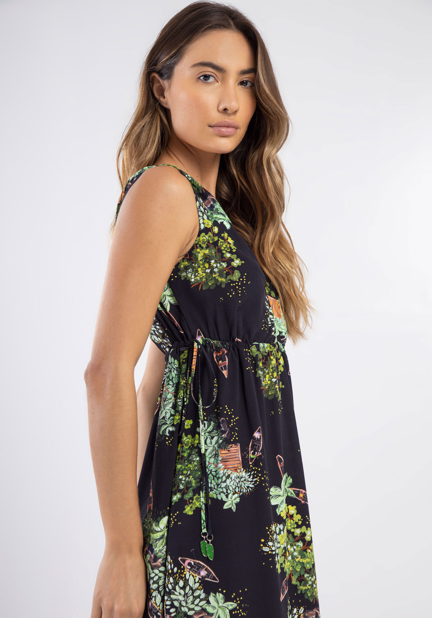 Vestido Curto Estampado em Viscose com Amarra&ccedil;&atilde;o, , large.