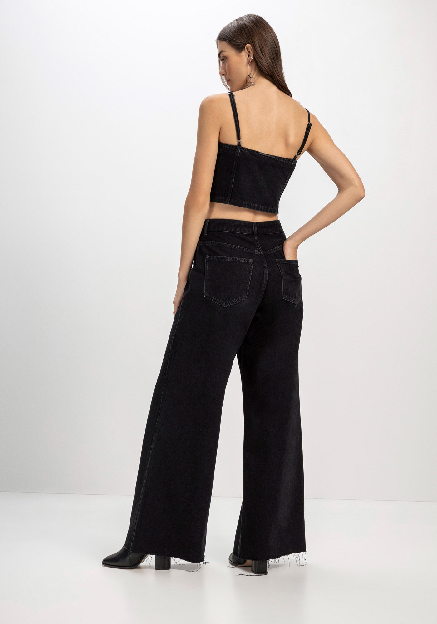 Cal&ccedil;a Jeans Preta Pantalona Super Alta, , large.